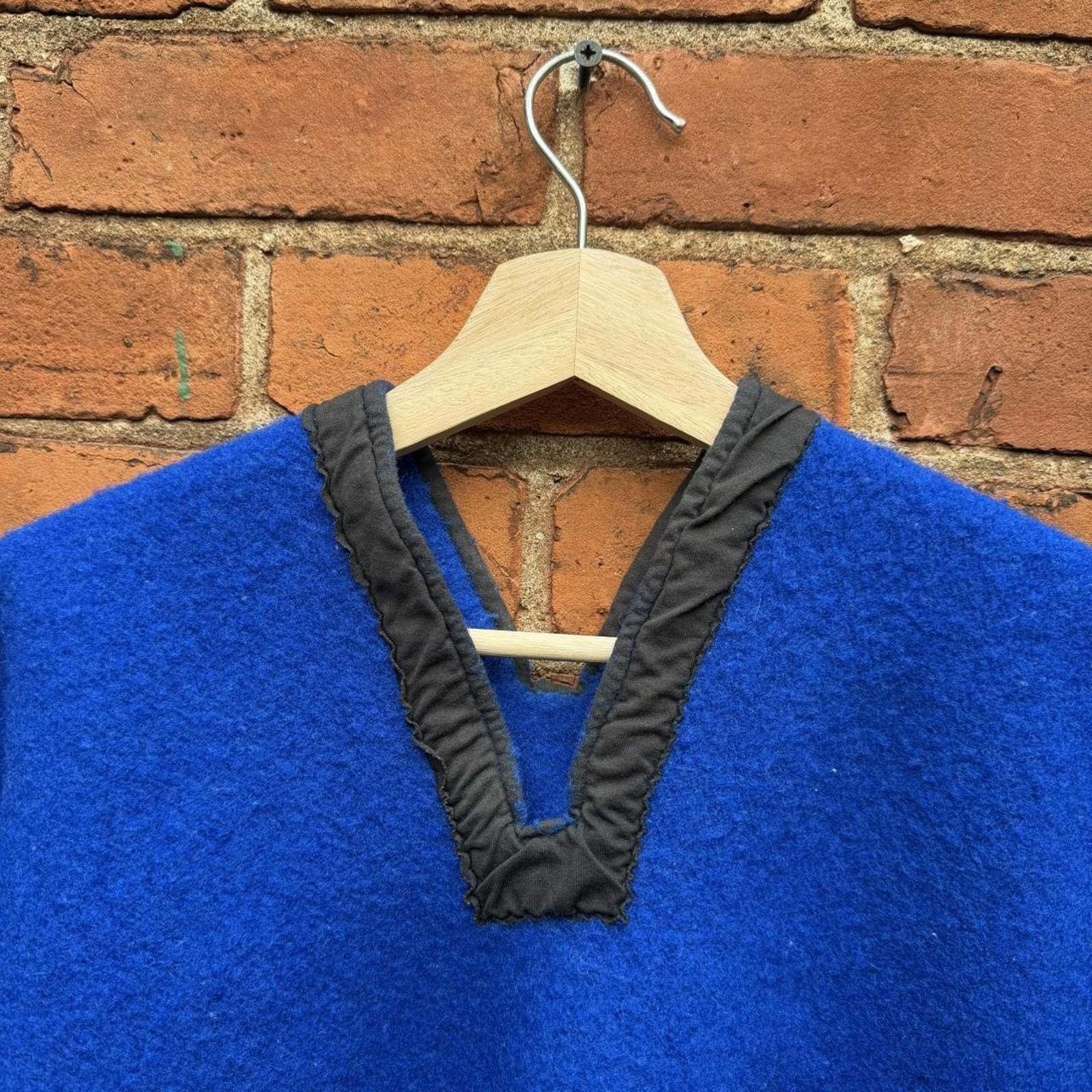 Other Vintage topsy farms Amherst Island wool poncho 80s OS Size US M / EU 48-50 / 2 - 7 Thumbnail