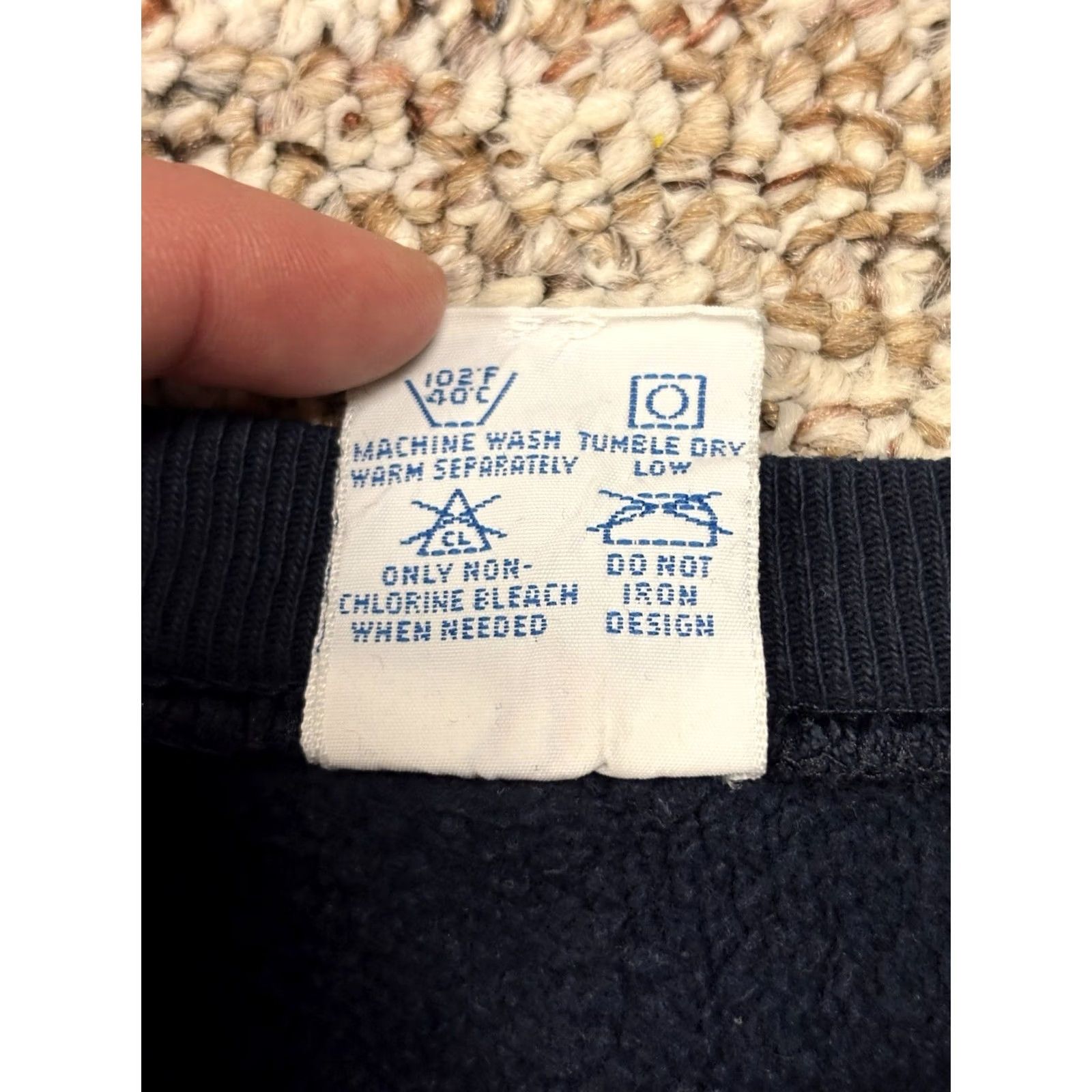 Champion VINTAGE Champion Reverse Weave Crewneck Sweater Navy Blue XL Men Crew Neck Sweatshirt Regular Fit Blank Modern Essential 80s Theme Size US XL / EU 56 / 4 - 7 Thumbnail