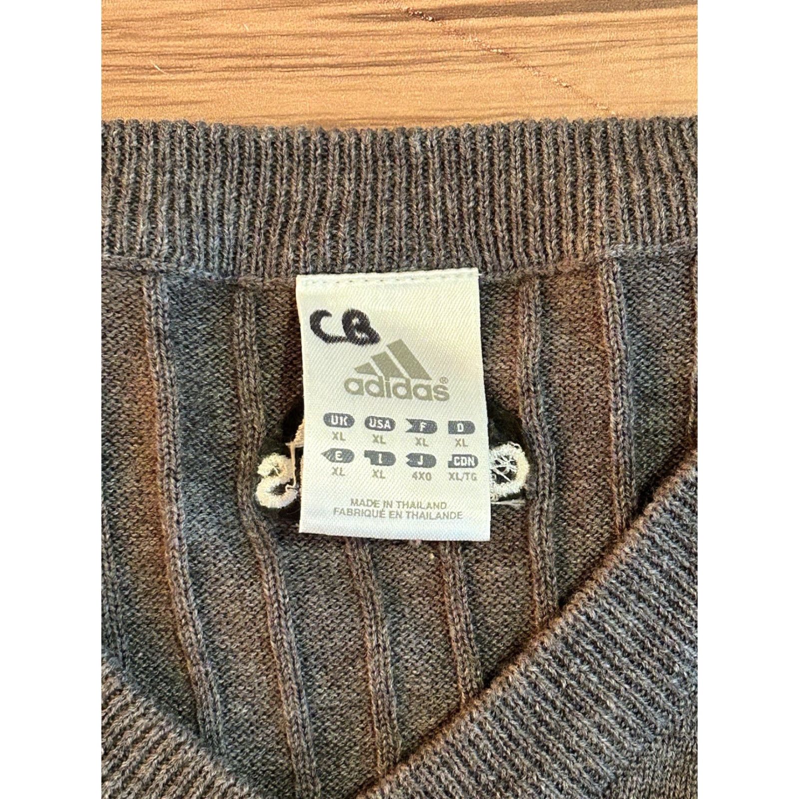 Adidas VINTAGE adidas Notre Dame Vest Knit Mens Logo Pullover Gray Cotton V Neck sz XL Size US L / EU 52-54 / 3 - 5 Thumbnail