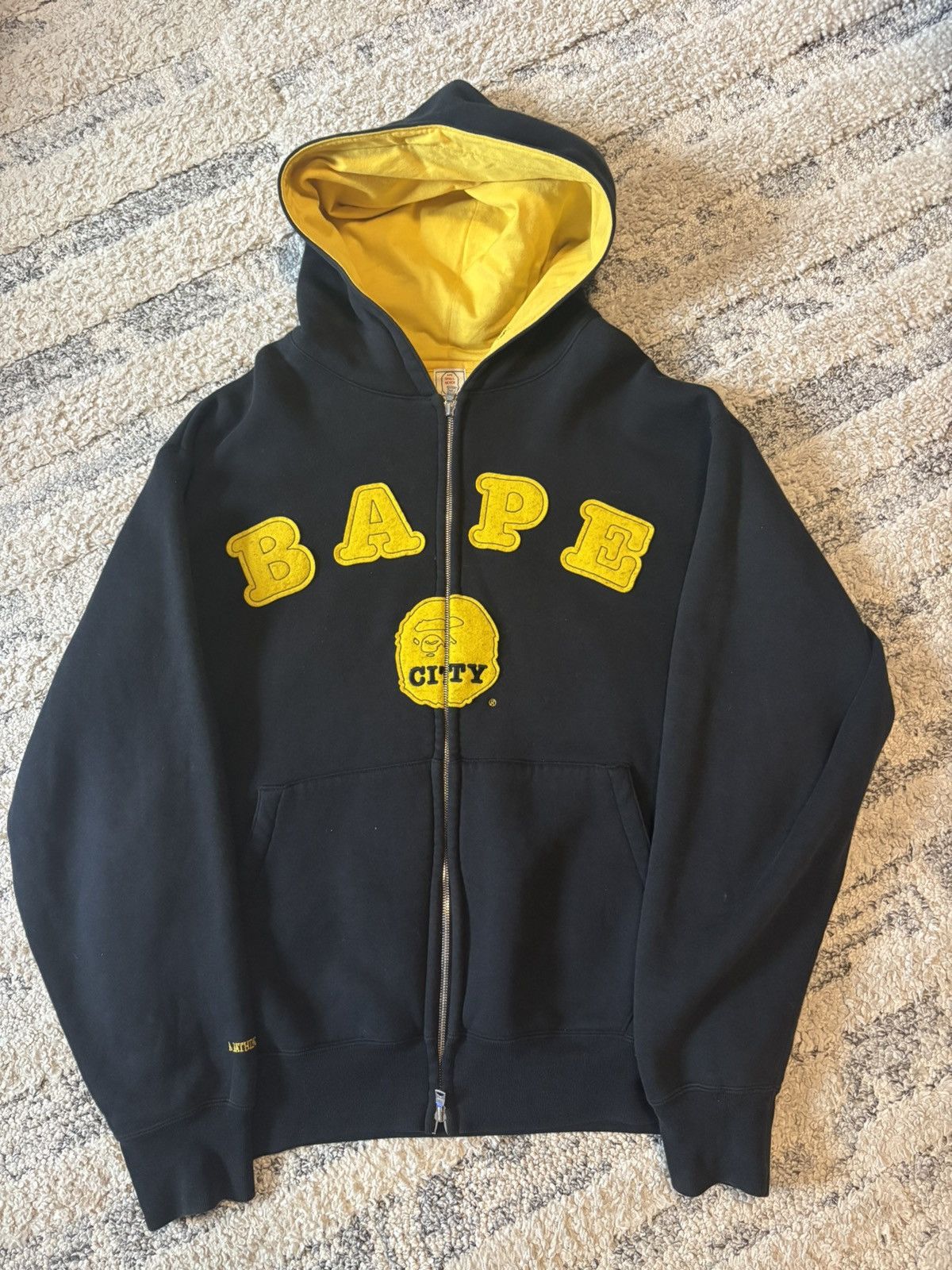 Bape Early 2000’s Bape City Spellout Zipper Hoodie Size US L / EU 52-54 / 3 - 1 Thumbnail