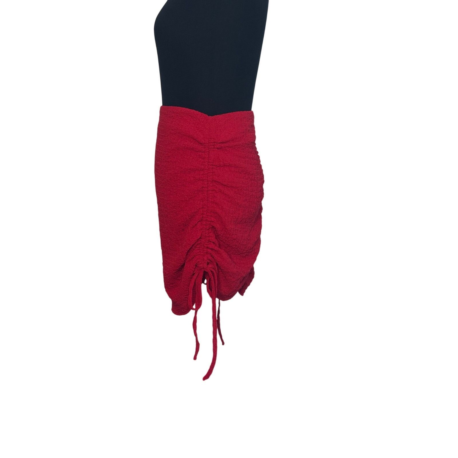 Anthropologie Le Lis red ruched mini skirt size M Size 30" / US 8 / IT 44 - 13 Thumbnail