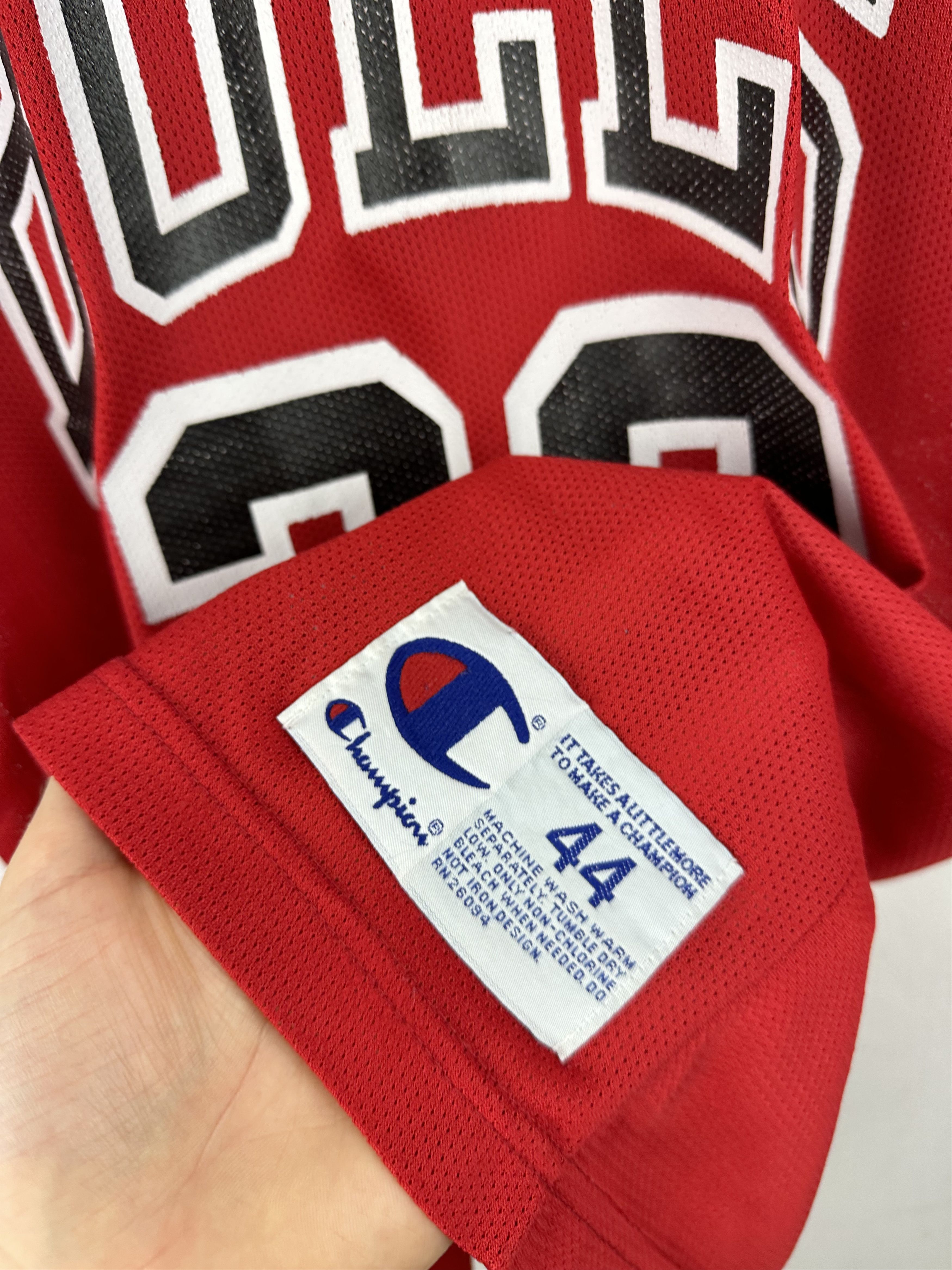 Champion × NBA × Vintage Vintage Pippen Chicago Bulls #33 Red Jersey NBA Rare Size US L / EU 52-54 / 3 - 10 Thumbnail