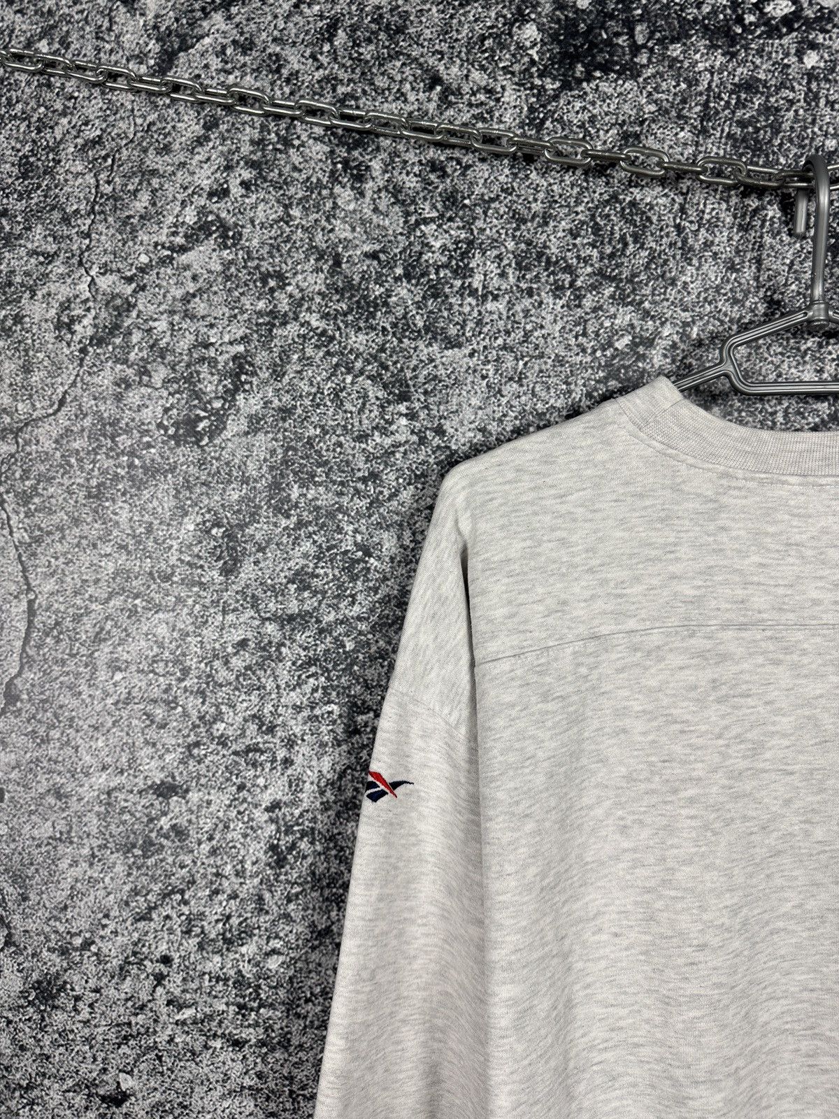 Reebok Reebok Vintage 90s Gray Sweatshirt Pullover Big Logo Size L Size US L / EU 52-54 / 3 - 13 Thumbnail