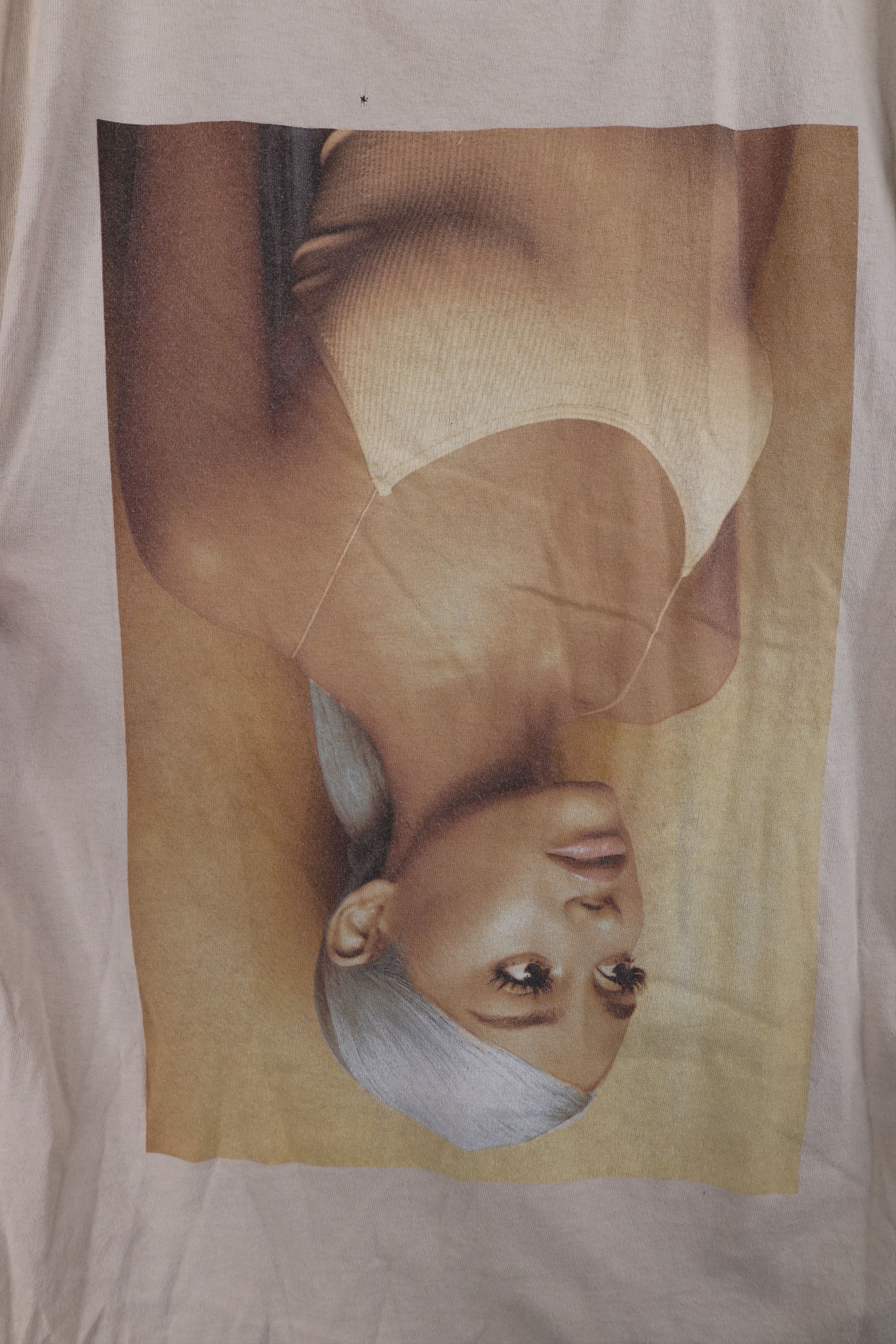 Vintage Ariana Grande Big Face Logo Sweetener Tour T-Shirt Beige Size US XL / EU 56 / 4 - 4 Thumbnail