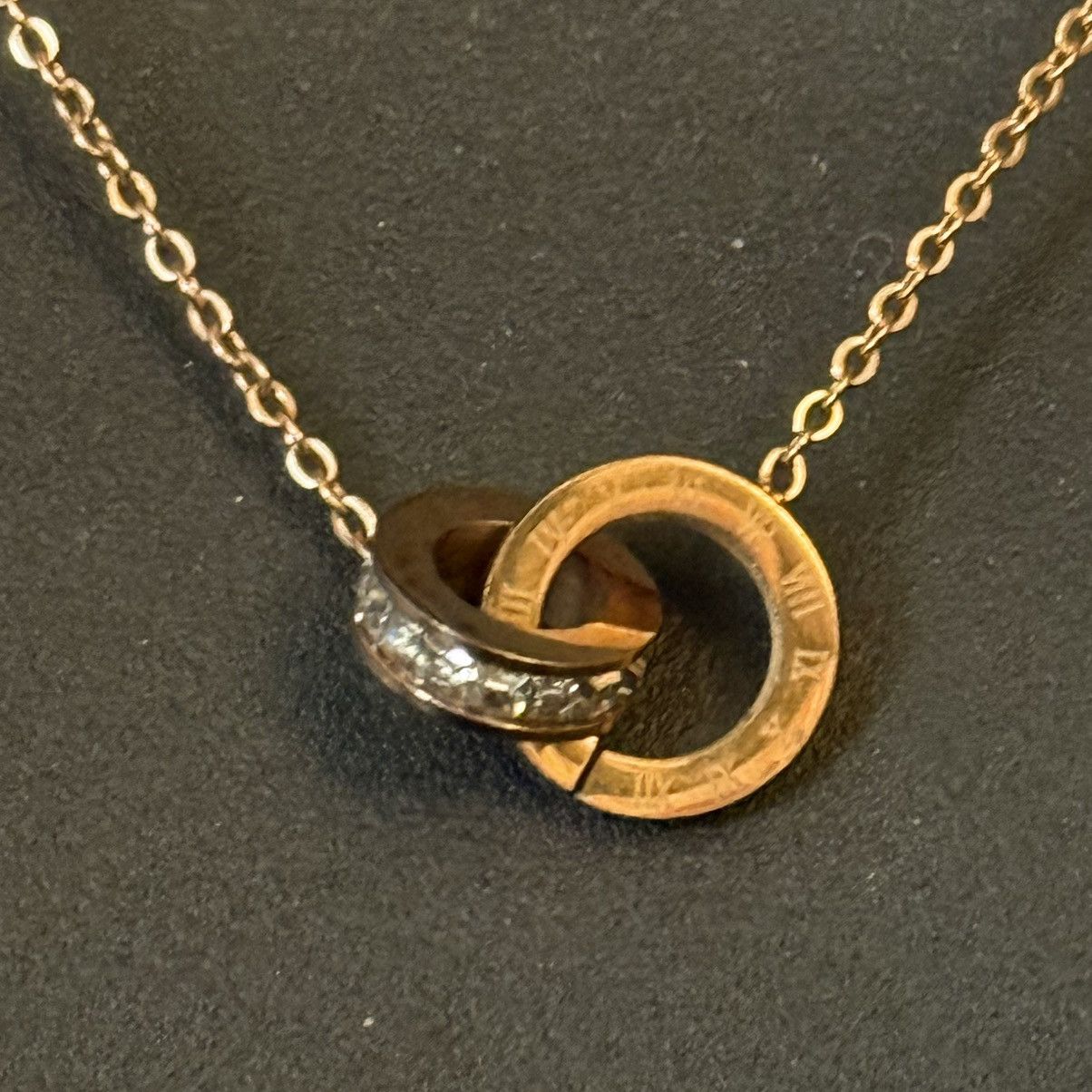 Other 18K gold plated eternity interlocking Roman numeral necklace Size ONE SIZE - 2 Thumbnail