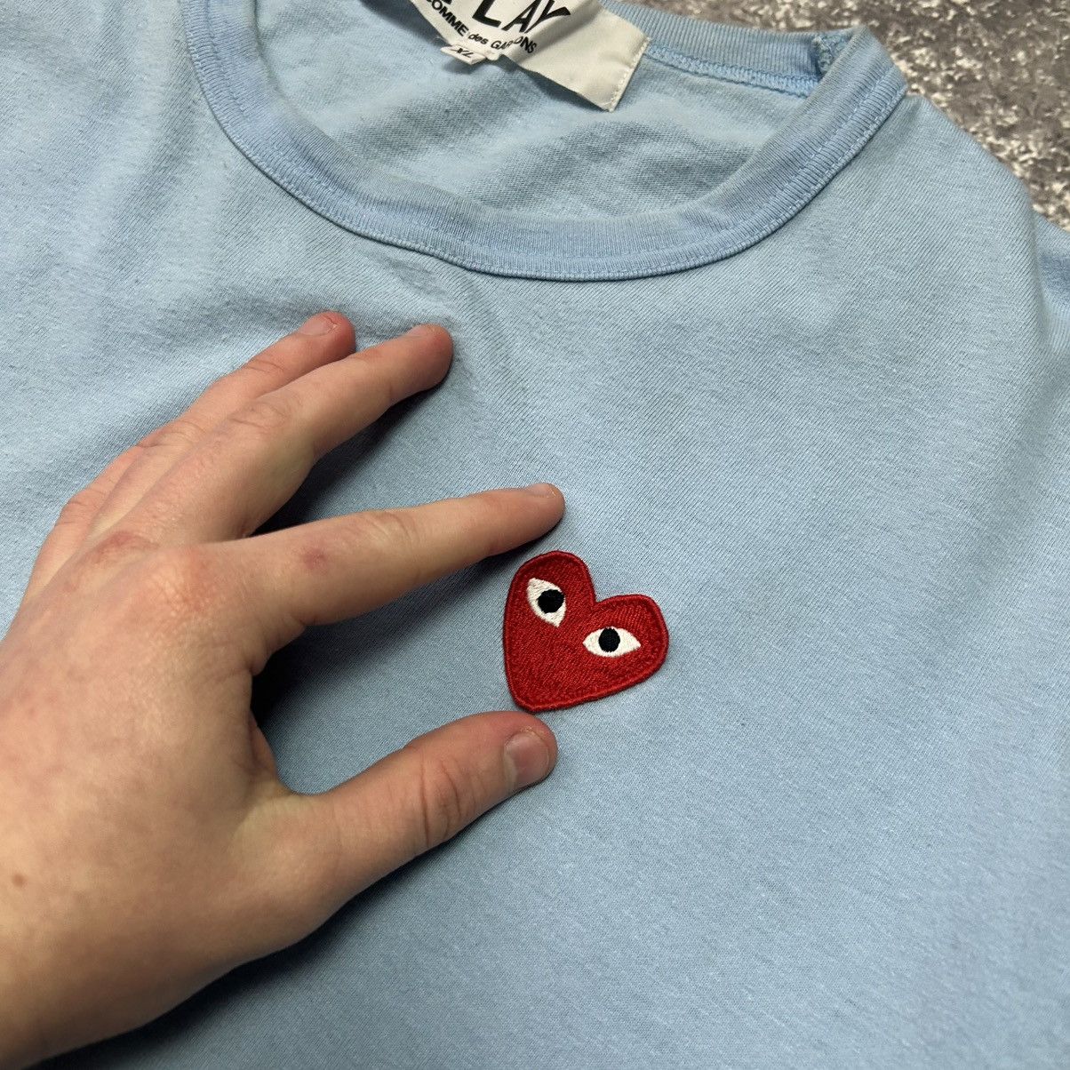 Comme des Garcons PLAY Luxury Play Comme Des Garcons Small logo basic y2k tee Size US XL / EU 56 / 4 - 3 Thumbnail