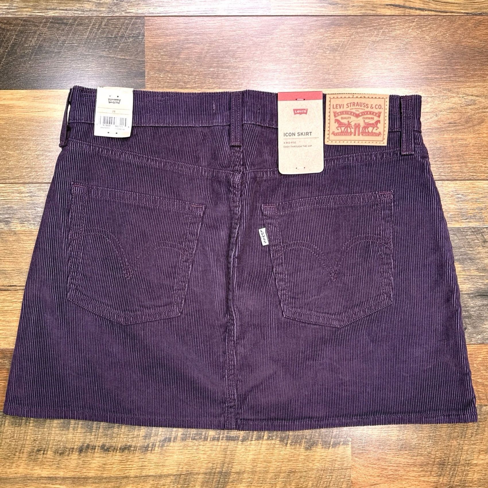 Levi's Levi's Skirt Womens 28 Corduroy Mid Mini Burgundy Logo Pockets Button Short Regular Rise Mid City Vintage No Size 28" / US 6 / IT 42 - 2 Thumbnail
