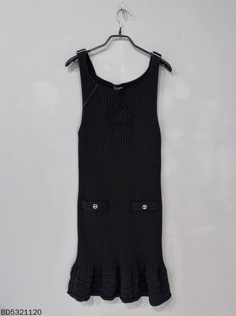 Chanel Chanel Black gold embossed double C logo knitted vest dress Size XS / US 0-2 / IT 36-38 - 1 Thumbnail