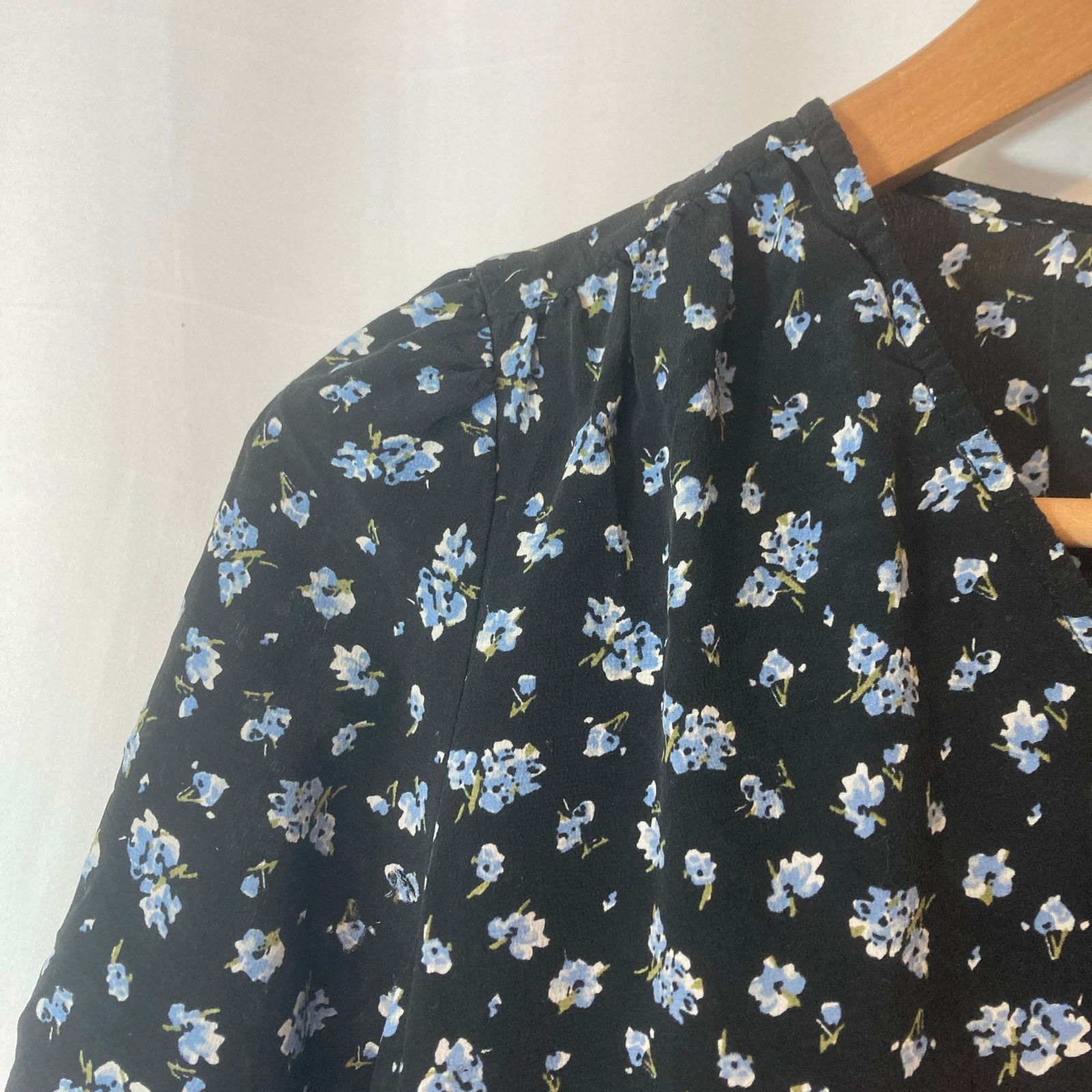 Madewell Madewell Blue Prairie Floral Gathered Tie V-Neck Blouse Top Size M / US 6-8 / IT 42-44 - 3 Thumbnail