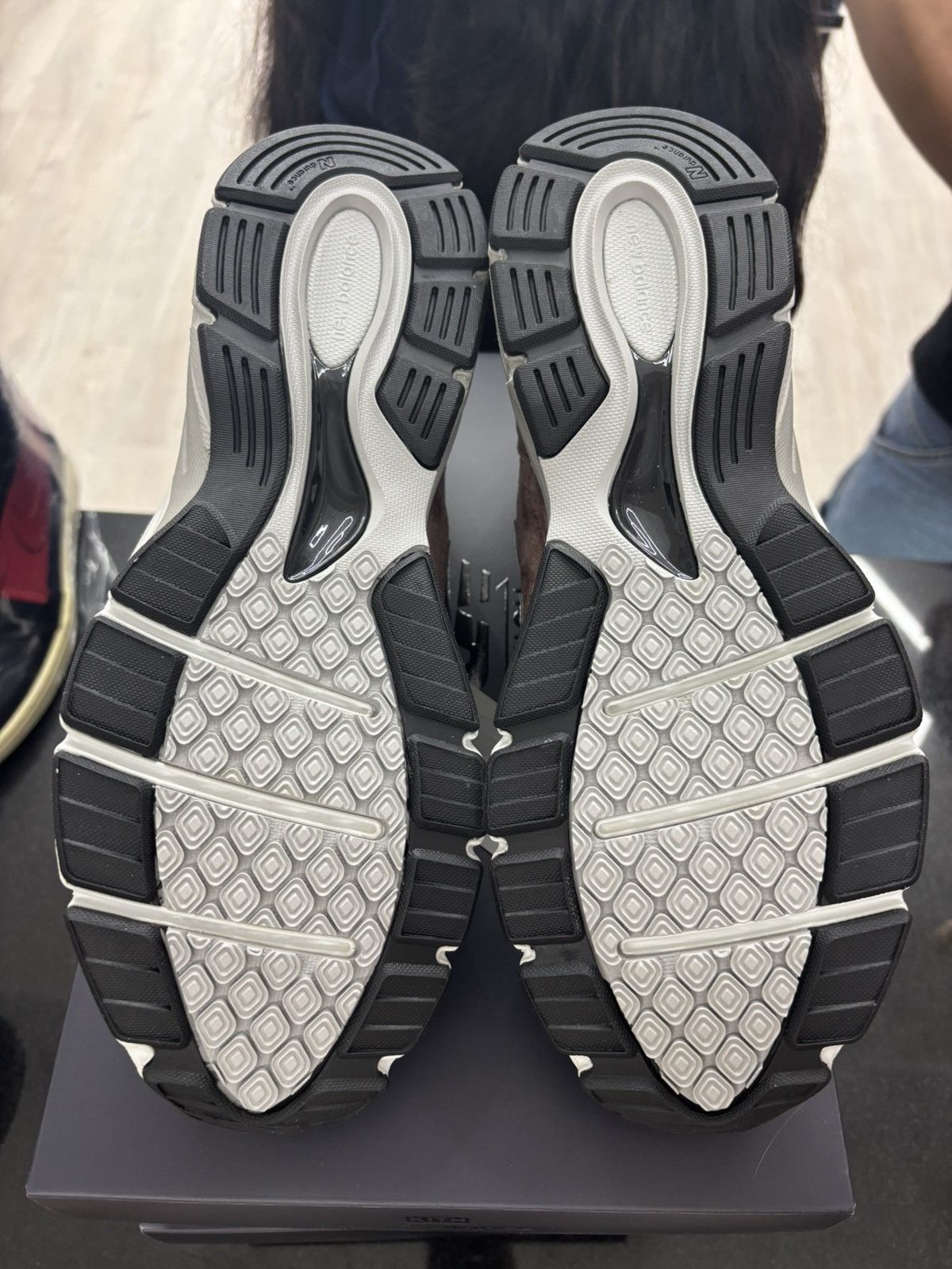 Kith × New Balance KITH X NEW BALANCE 990V4 Size US 10.5 / EU 43-44 - 6 Thumbnail