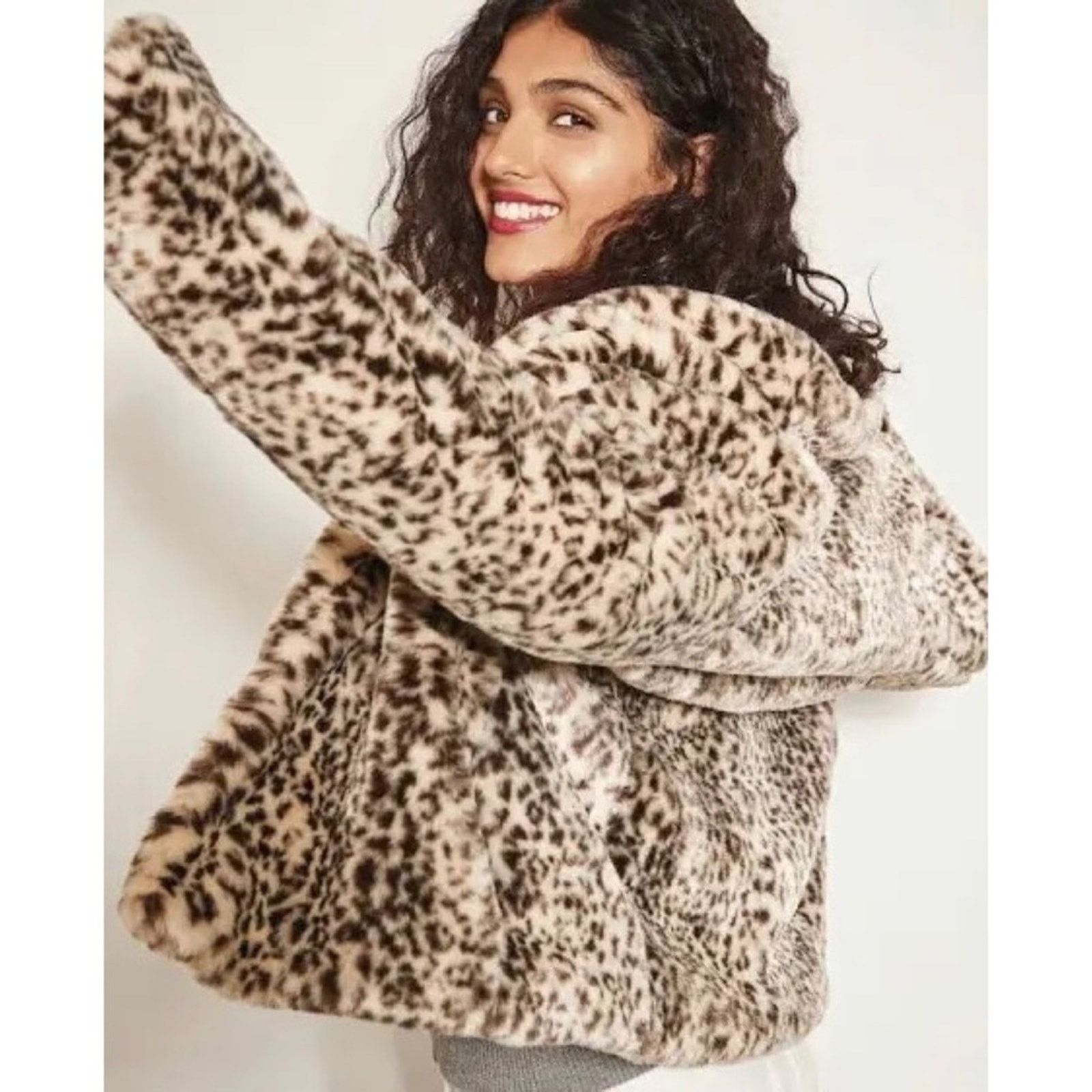Banana Republic Banana Republic Faux Fur Coat Size M / US 6-8 / IT 42-44 - 16 Thumbnail