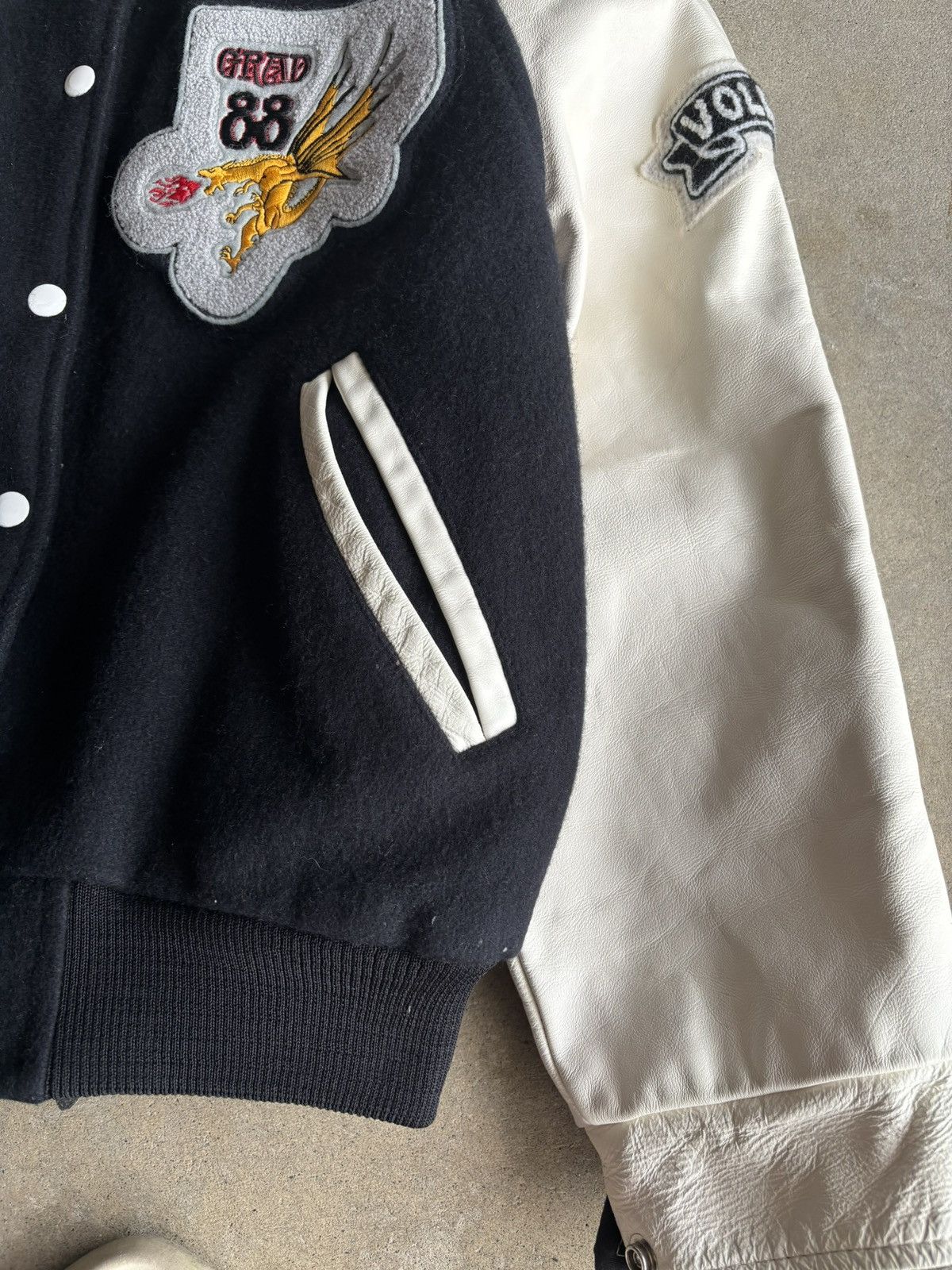 Other Vintage 1988 Grad Varsity Leather Jacket Flaming Dragon Size US S / EU 44-46 / 1 - 5 Thumbnail
