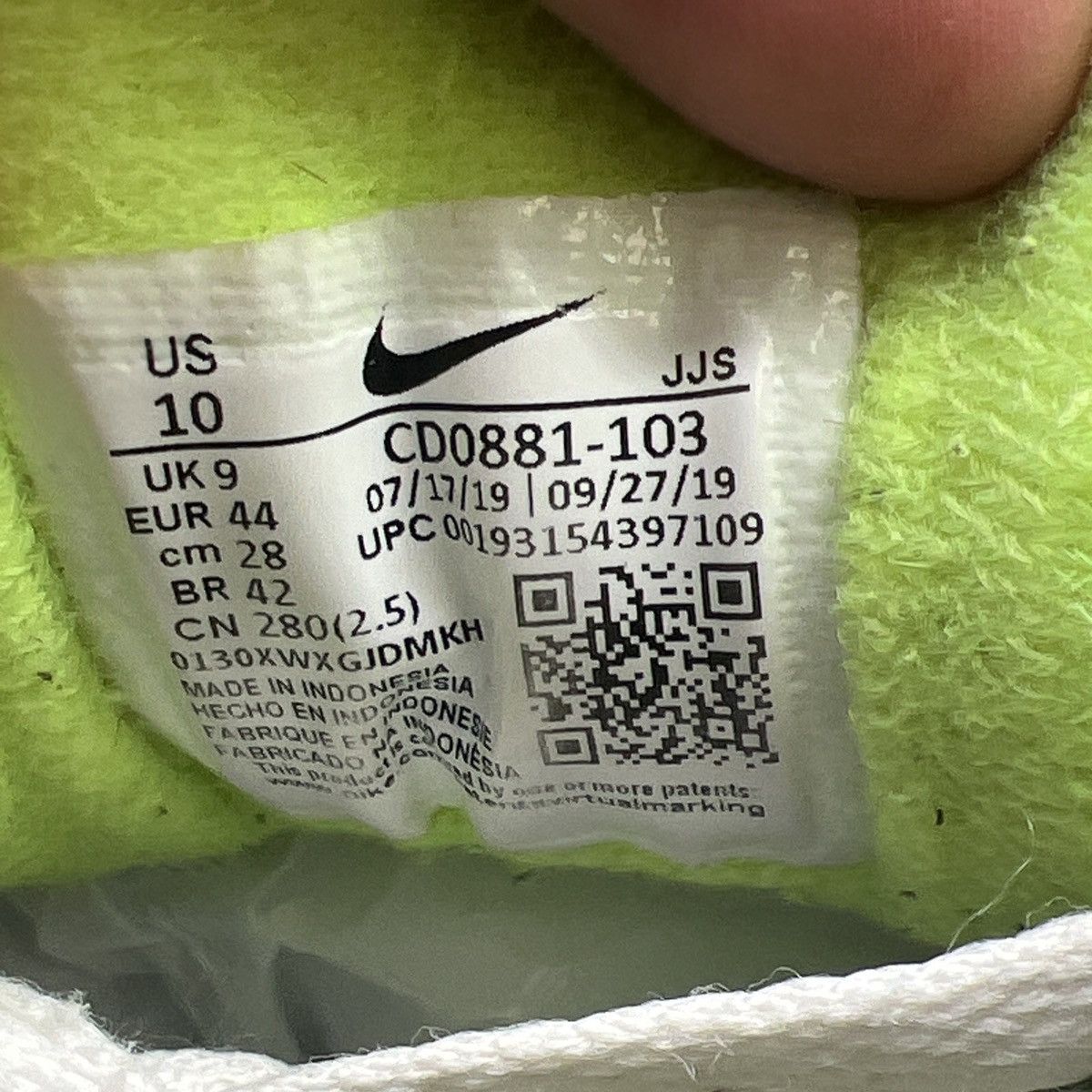 Nike Air max 90 volt Size US 10 / EU 43 - 9 Thumbnail