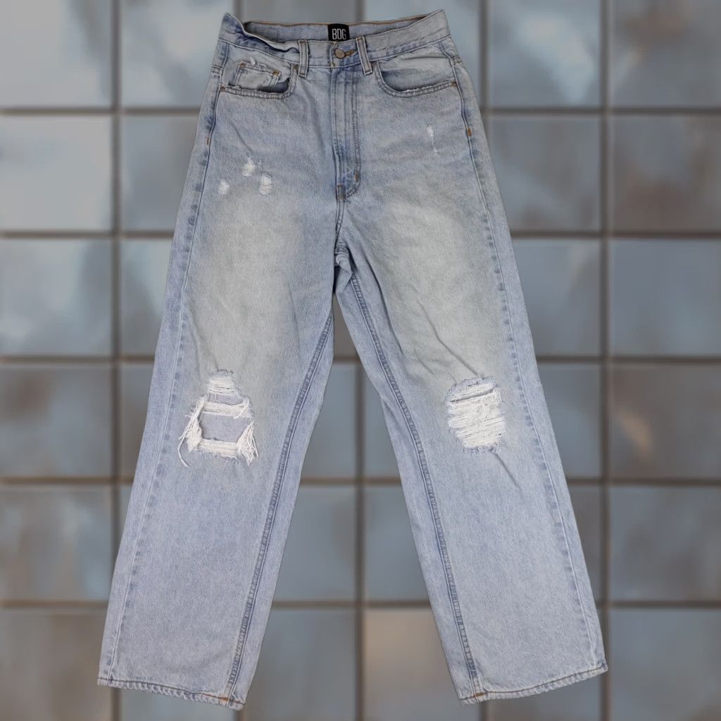 Urban Outfitters Urban Outfitters Jeans Womens 27 Blue High Rise Loose Baggy Distressed BDG Light 90s Grunge Retro Size 27" / US 4 / IT 40 - 1 Thumbnail