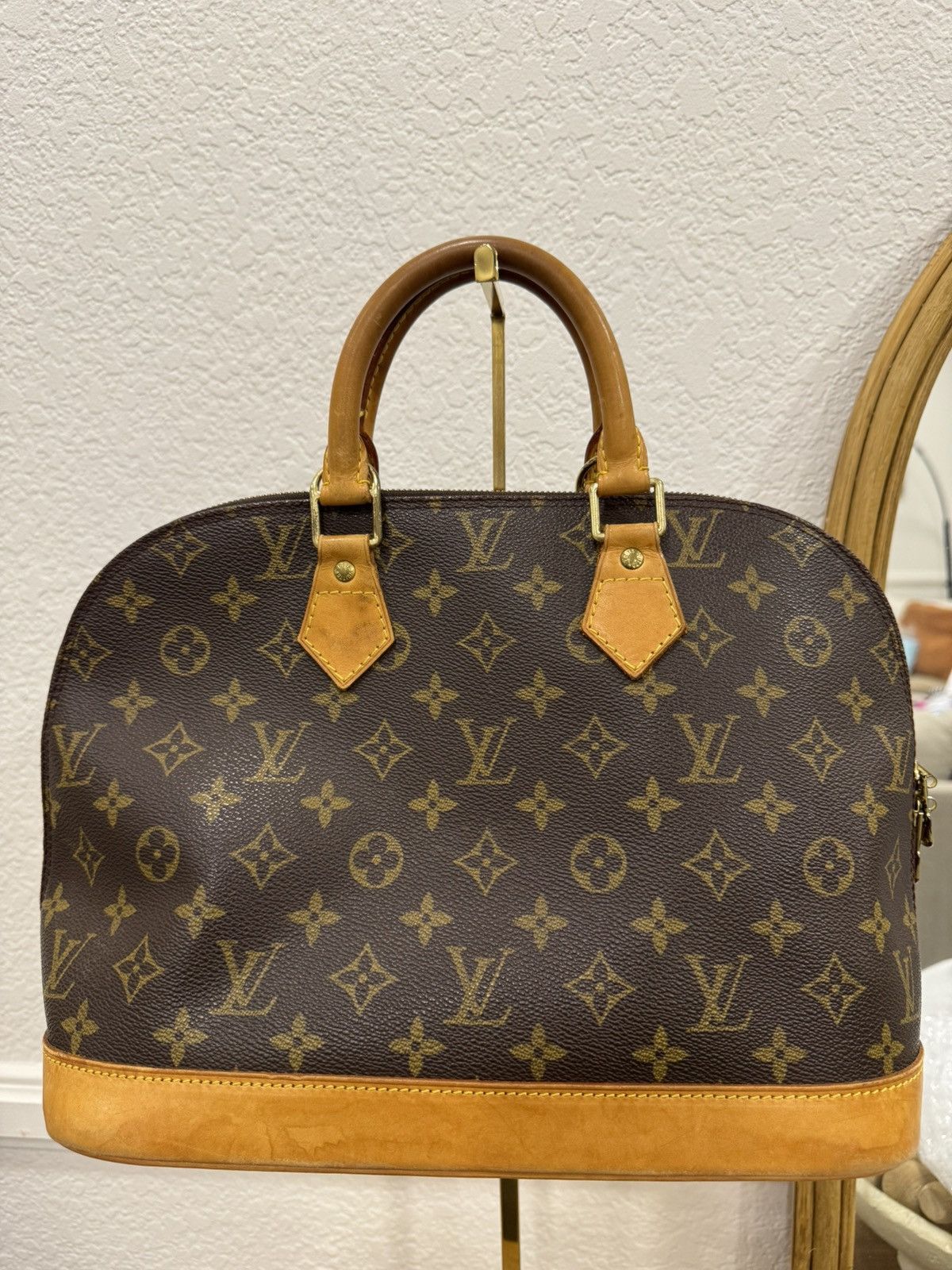 Louis Vuitton Louis Vuitton Alma PM Monogram Handbag Size ONE SIZE - 10 Thumbnail