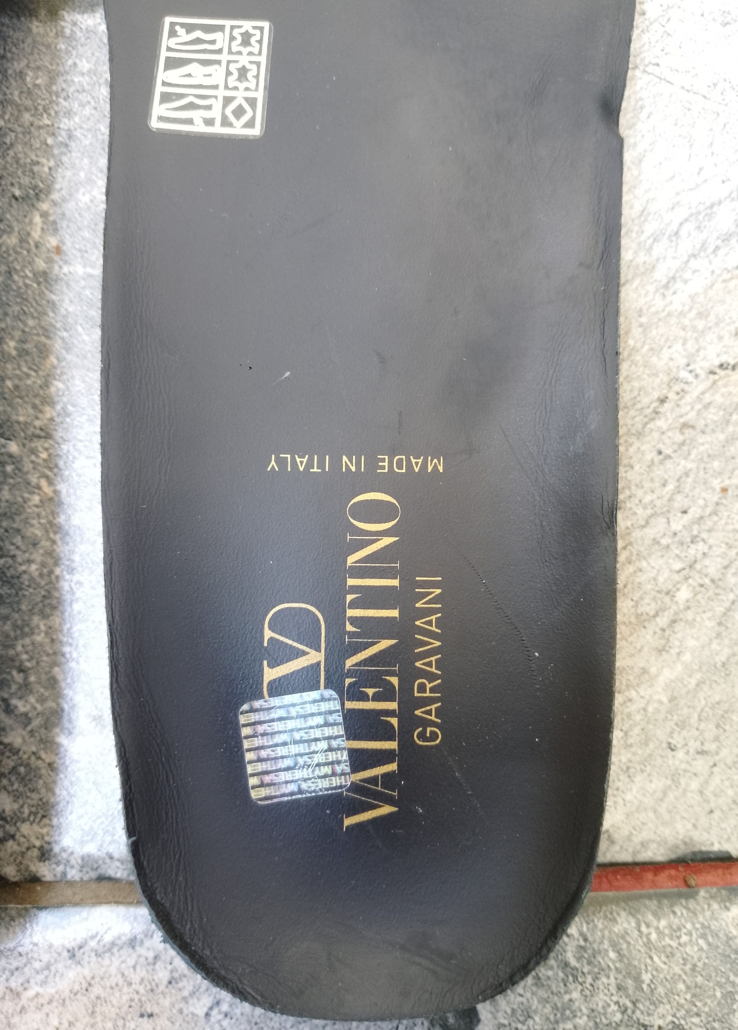 Valentino Valentino garavani v logo signature driving shoes Size US 10 / EU 43 - 20 Thumbnail