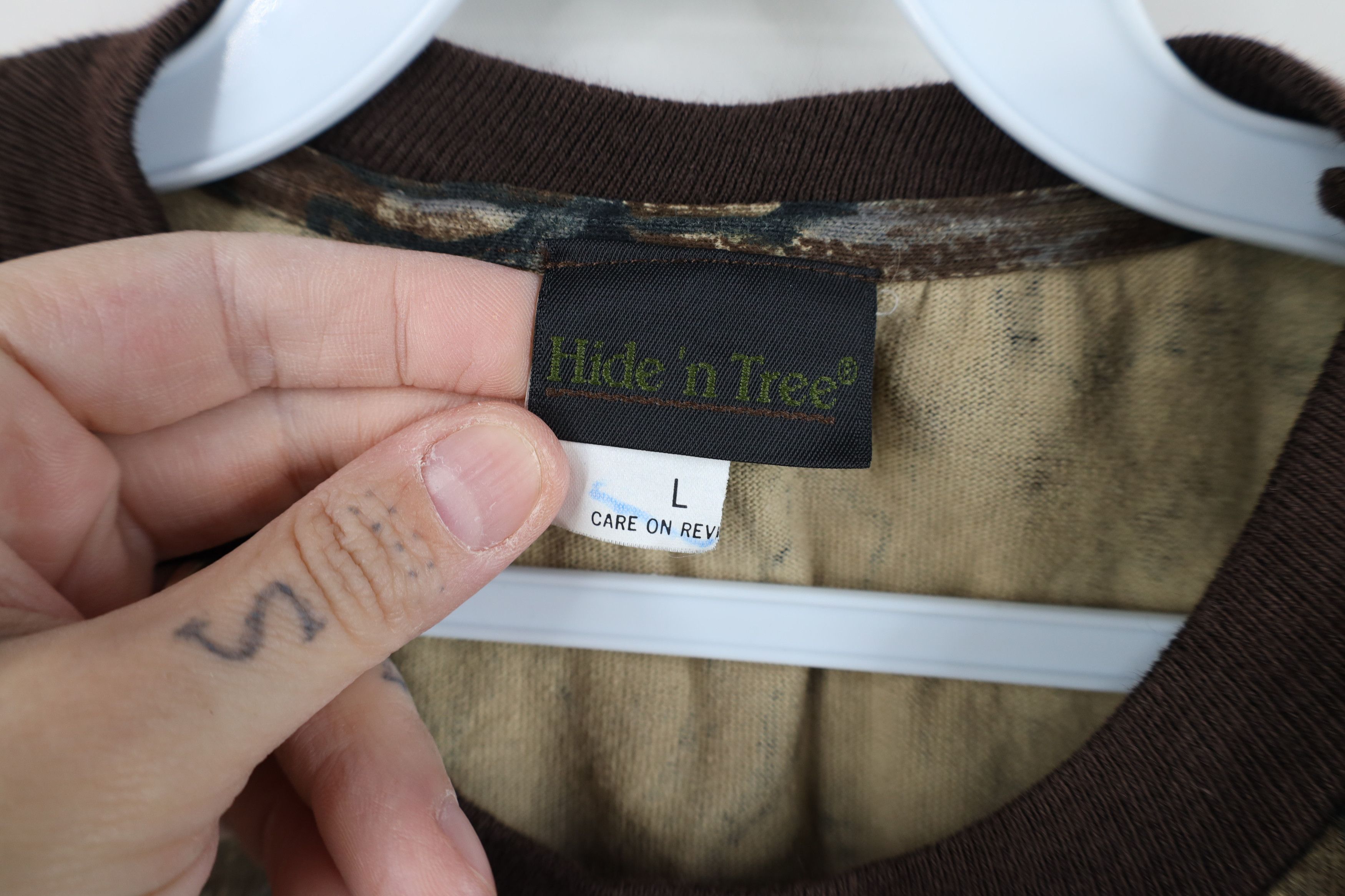 Vintage Vintage 90s Streetwear Camouflage Pocket T-Shirt Cotton USA Size US L / EU 52-54 / 3 - 8 Thumbnail