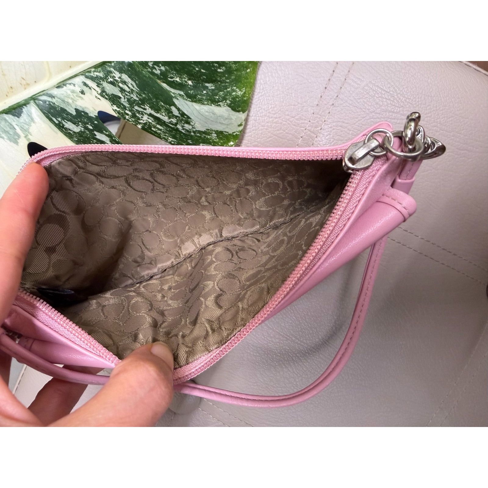 Coach Vintage Coach Purse, Barbie Pink Wristlet Clutch, Very Good Size ONE SIZE - 6 Thumbnail