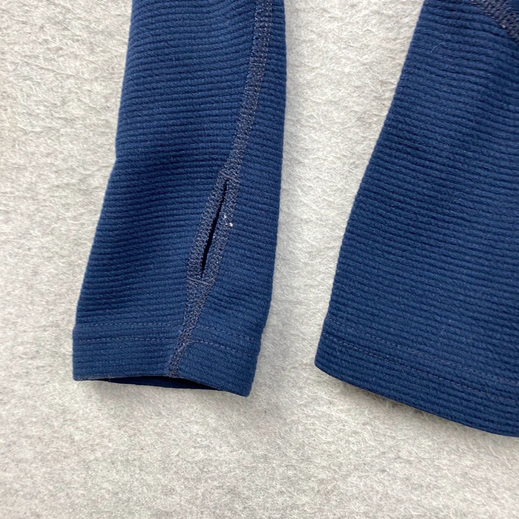 Vintage Columbia Hoodie Women Small S Navy Full Zip Knit Lightweight Thumbholes Pockets Size S / US 4 / IT 40 - 4 Thumbnail
