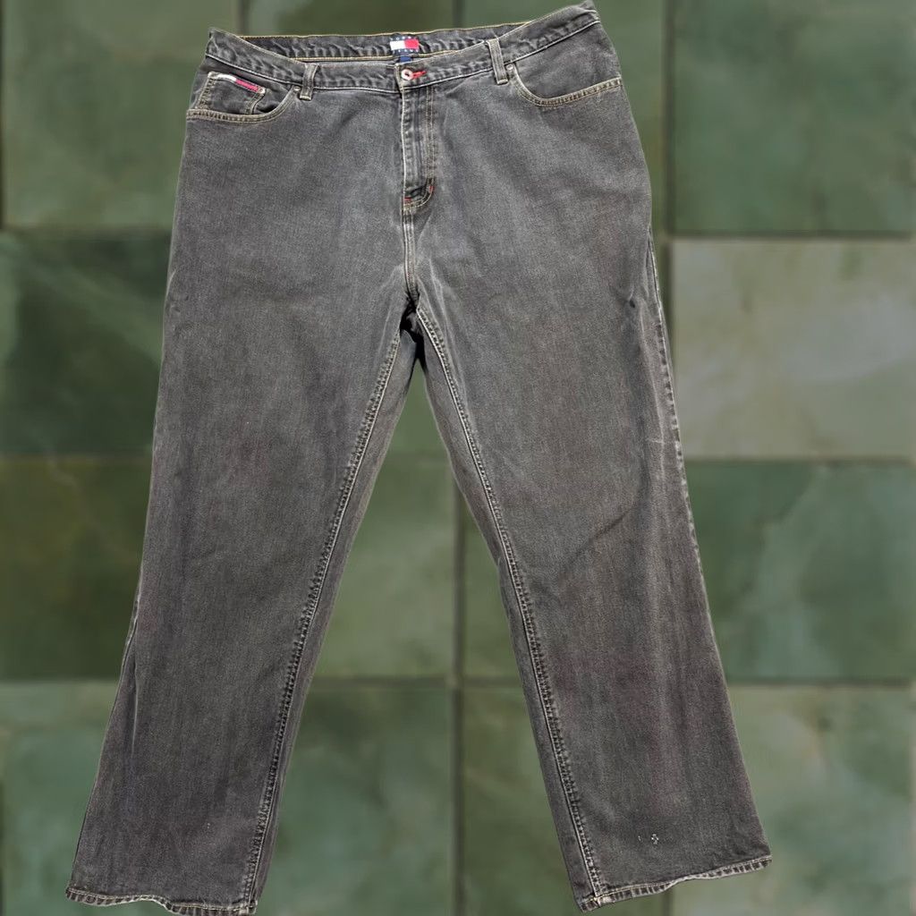 Tommy Hilfiger VINTAGE Tommy Jeans Mens Jeans 42x32 Black Distressed Grunge Baggy 2002 Denim/Denim Jeans 5-Pocket Mens Distressed Grunge 2002 Size US 42 / EU 58 - 1 Thumbnail