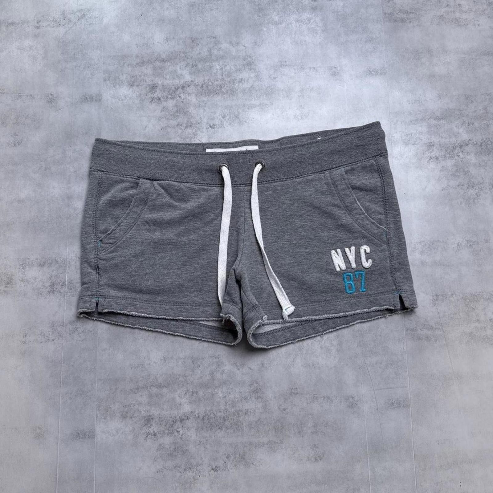 Aeropostale Y2K Aeropostale grey mini sweat shorts Size US 30 / EU 46 - 1 Thumbnail