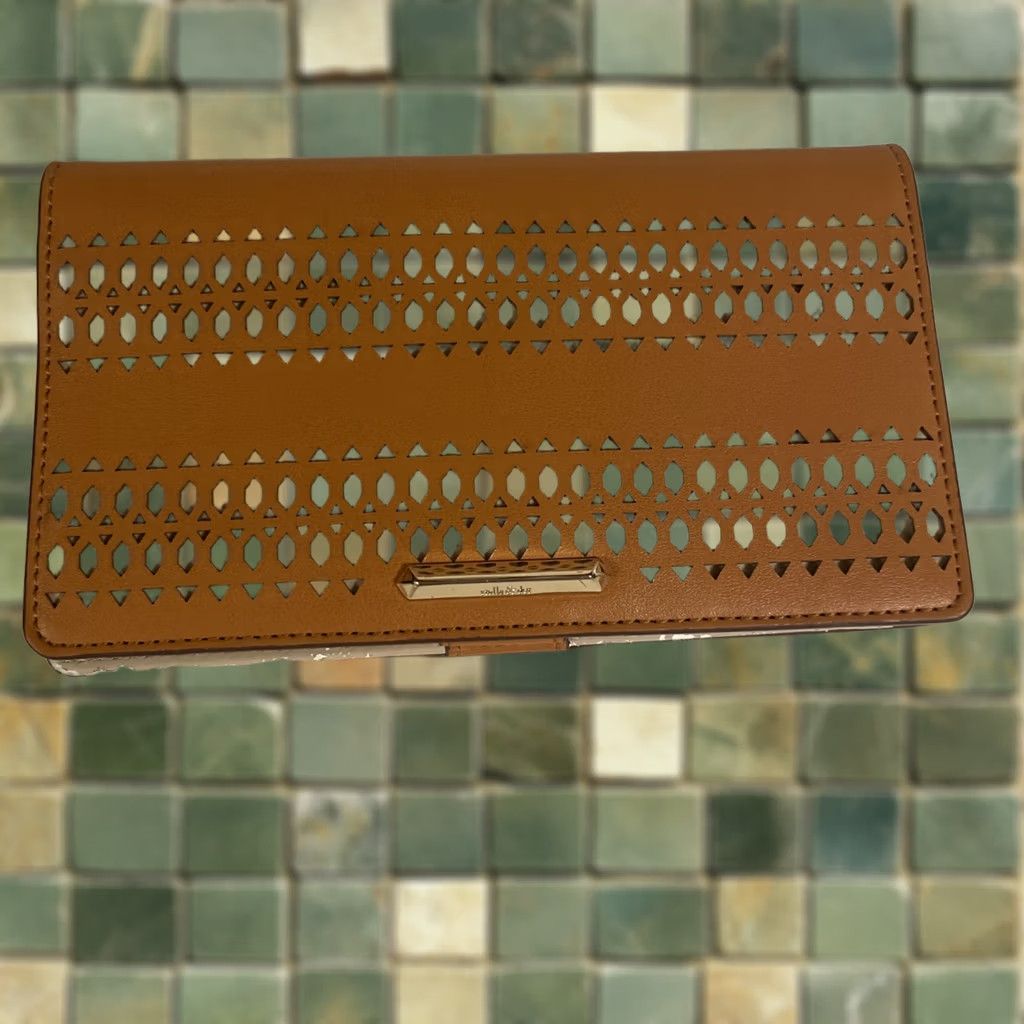Vintage VINTAGE Women Wallet STELLA & DOT Tan She Loves Adventure Clutch laser cut Credit Card Logo Size ONE SIZE - 1 Thumbnail