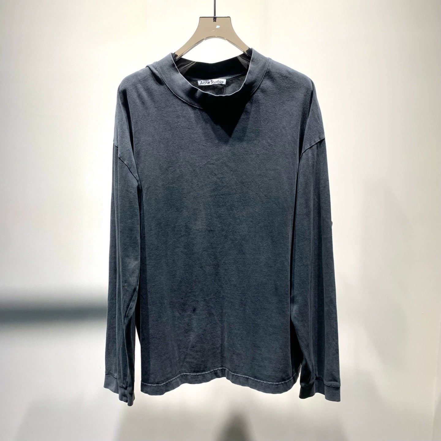 Acne Studios Acne Studios Washed Distressed Sweatshirt Size US L / EU 52-54 / 3 - 1 Thumbnail