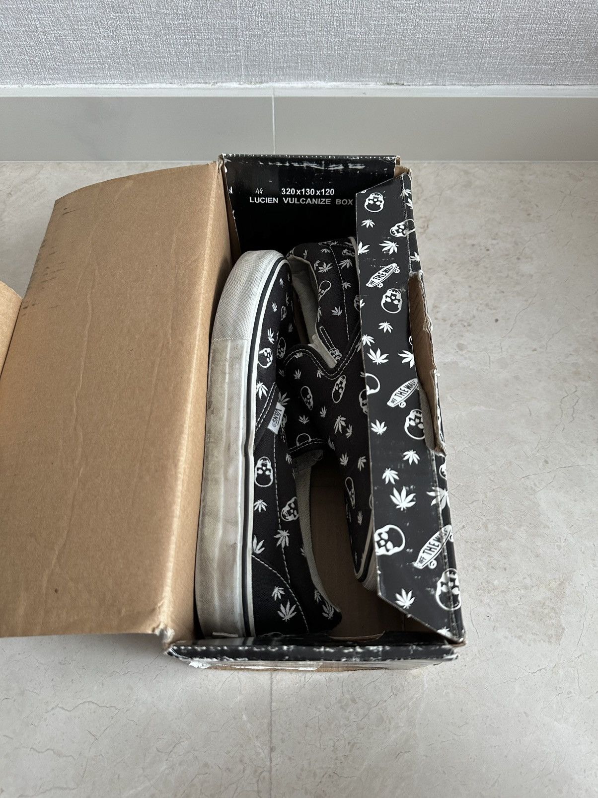 Vans Lucien Pellat-Finet Skull Marijuana Slip On Size US 9 / EU 42 - 8 Thumbnail