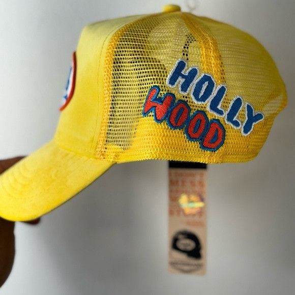 Designer × Von Dutch NWT VON DUTCH YELLOW VELVET HOLLYWOOD TRUCKER HAT Size ONE SIZE - 6 Thumbnail