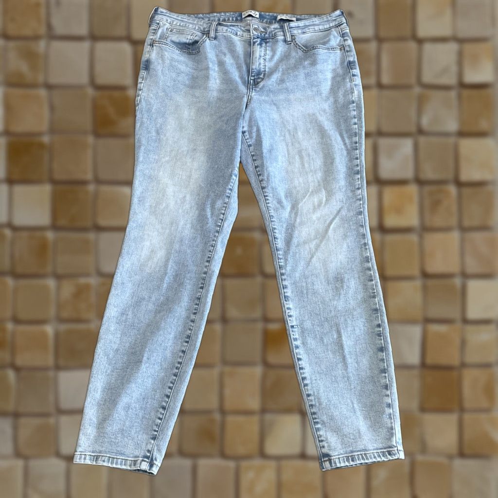 Vintage VINTAGE Wonderly Womens Denim Jeans Skinny Mid Rise Size 16 Blue Light Wash Womens Size 38" / US 16 / IT 52 - 1 Thumbnail