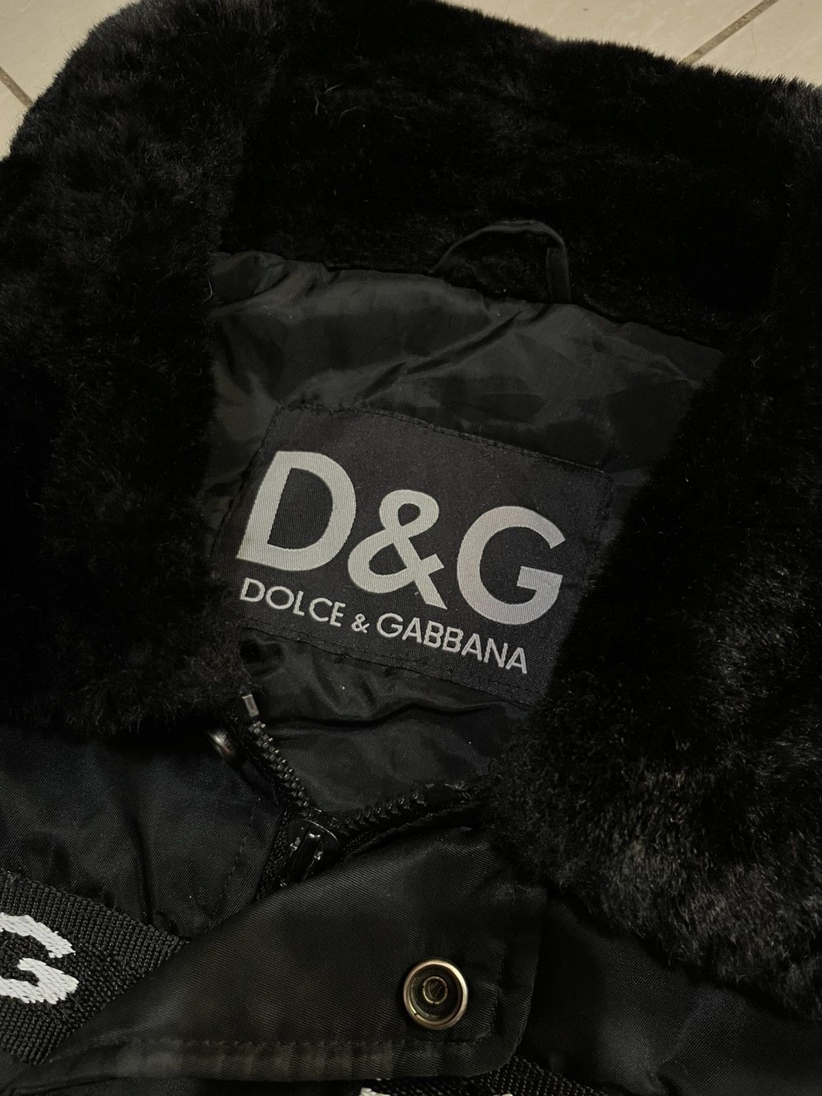 Dolce & Gabbana VINTAGE WRAP AROUND DOLCE & GABBANA PUFFER JACKET FUR NECK Size US L / EU 52-54 / 3 - 3 Thumbnail