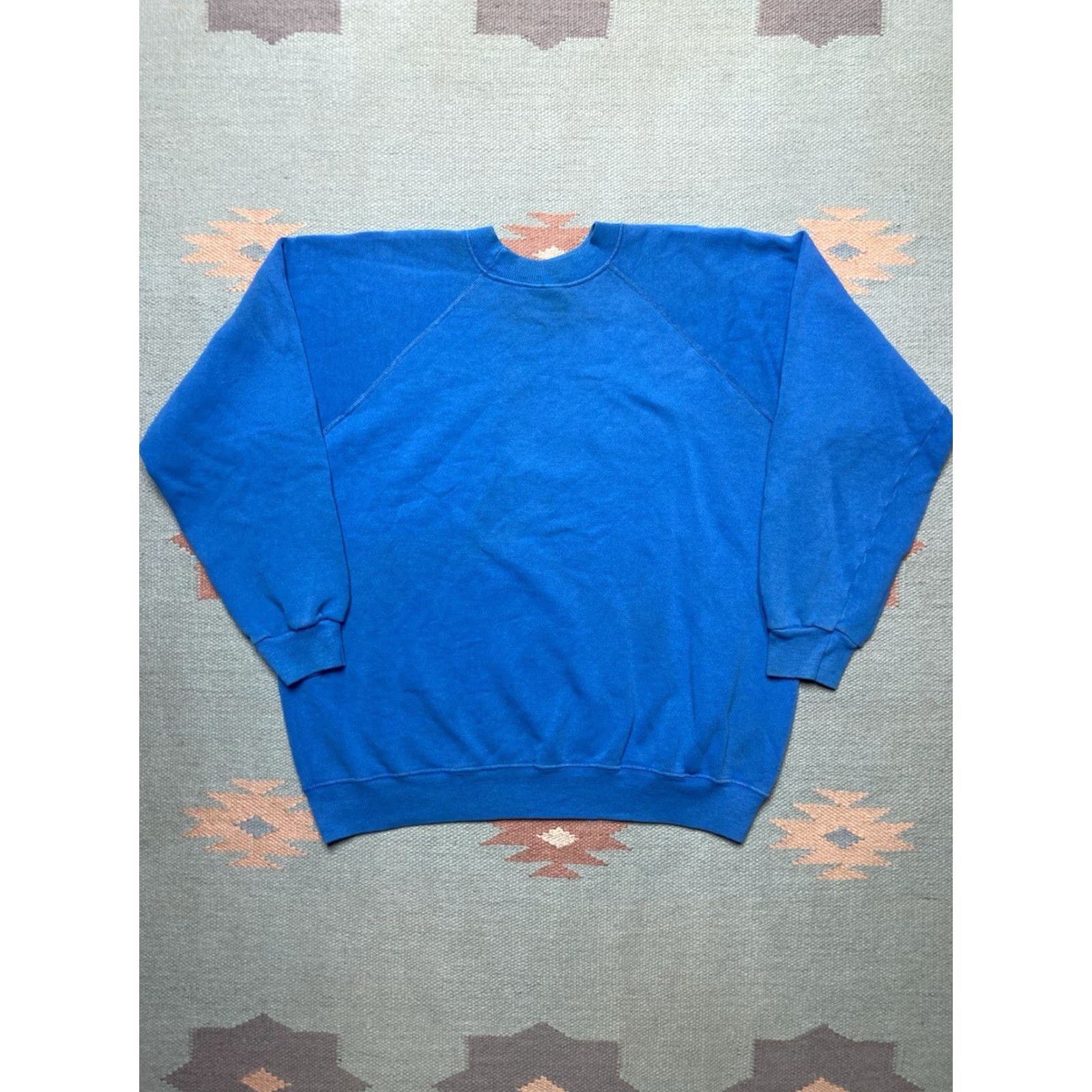 Hanes VINTAGE 80s Hanes Sweatshirt Las Vegas Nevada Raglan Pullover Blue Large Men Crewneck Shirt Size US L / EU 52-54 / 3 - 6 Thumbnail