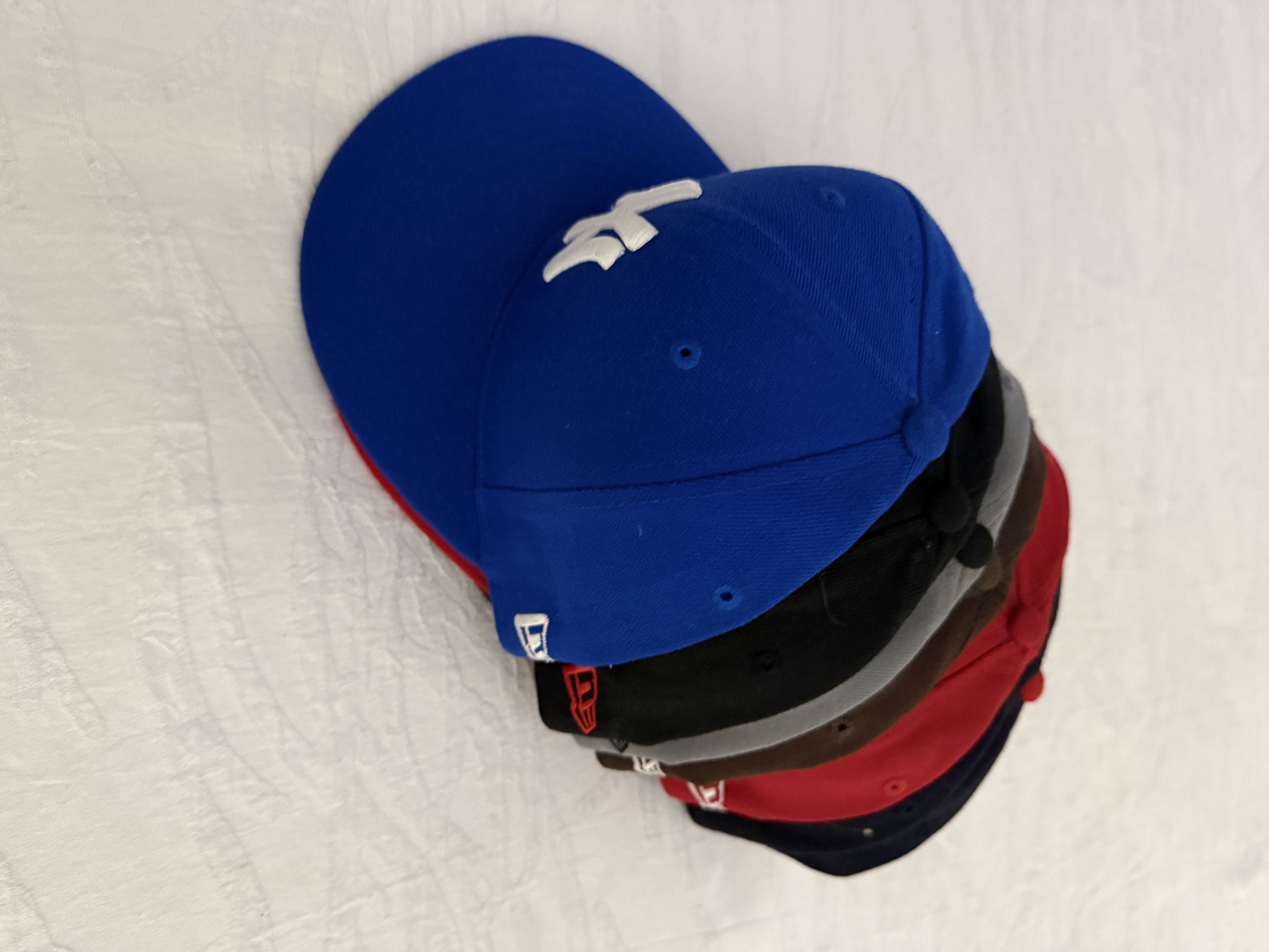 New Era New Era lot fitted hats. 7 1/2 NY Yankees & ATL braves Size ONE SIZE - 7 Thumbnail