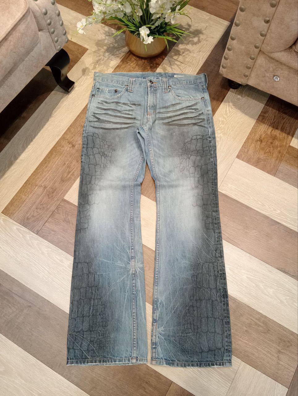 semanticdesign SEMANTIC DESIGN JAPAN BLUE WASHED SNAKE FLARED DENIM PANTS Size US 36 / EU 52 - 1 Thumbnail