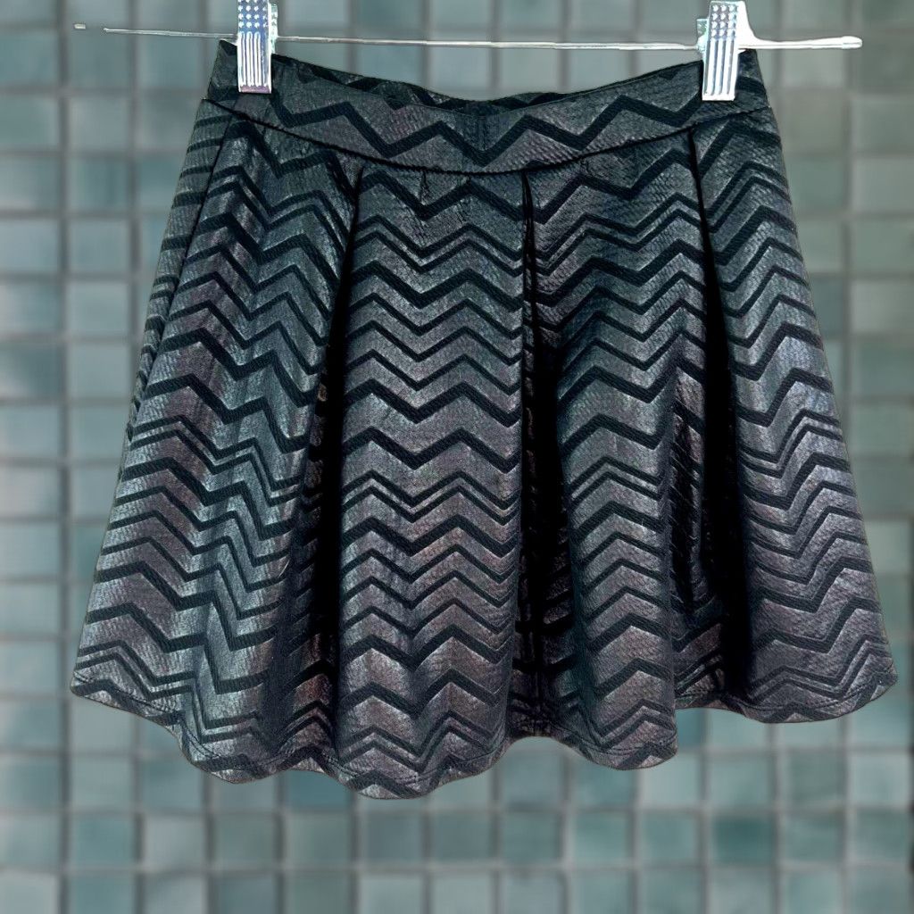 Vintage Joe B Skirt Womens XS Black Mini Geometric Wave Pleated 100% GENUINE USA SELLER Size 26" / US 2 / IT 38 - 1 Thumbnail