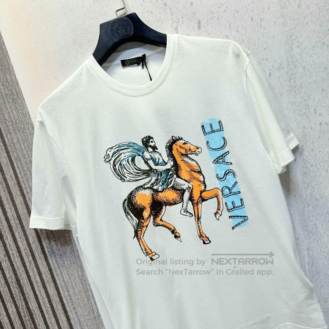 Versace Versace Men's Short Sleeve T-Shirt V57. Size US M / EU 48-50 / 2 - 3 Thumbnail