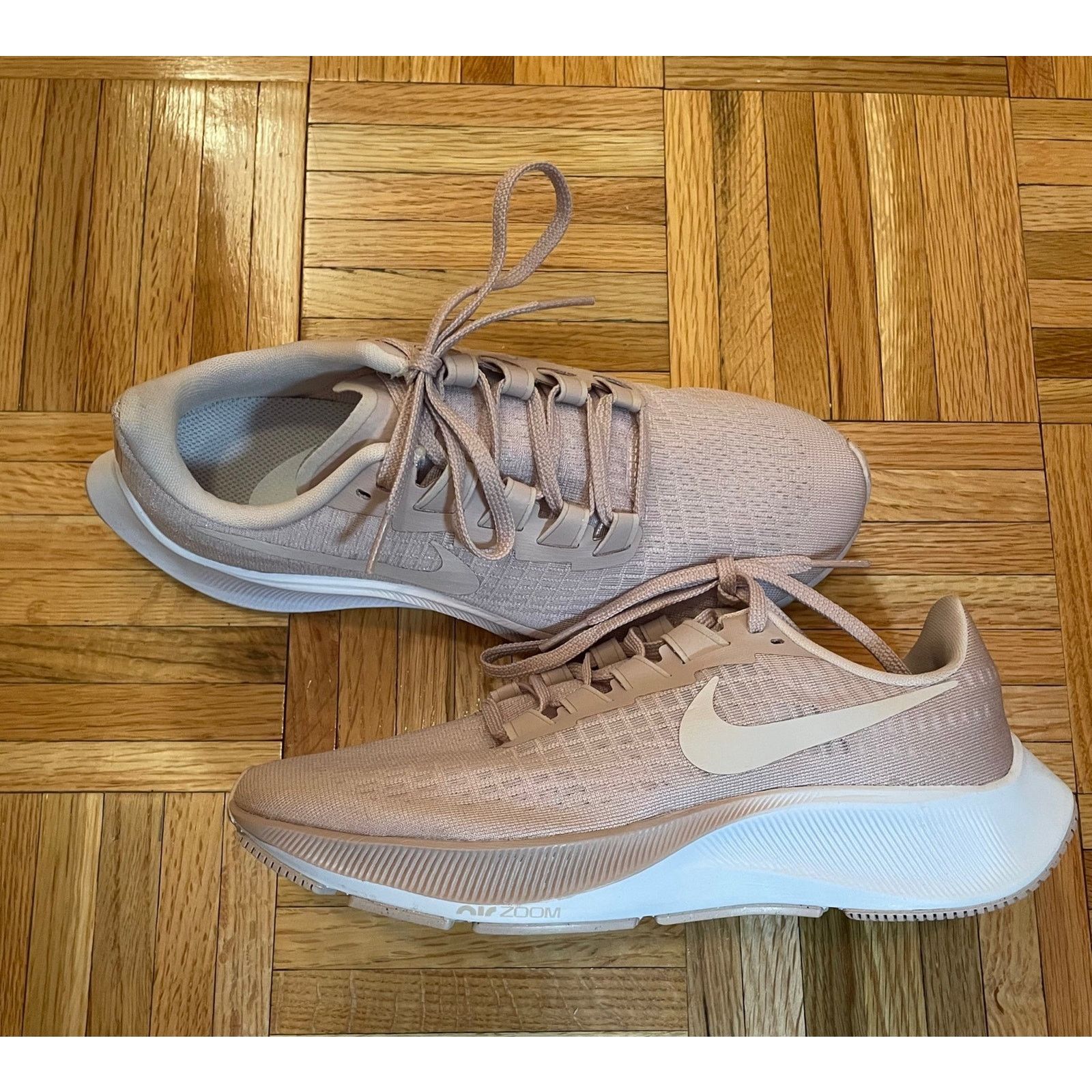 New Nike Air Zoom Pegasus 37- Women's Size