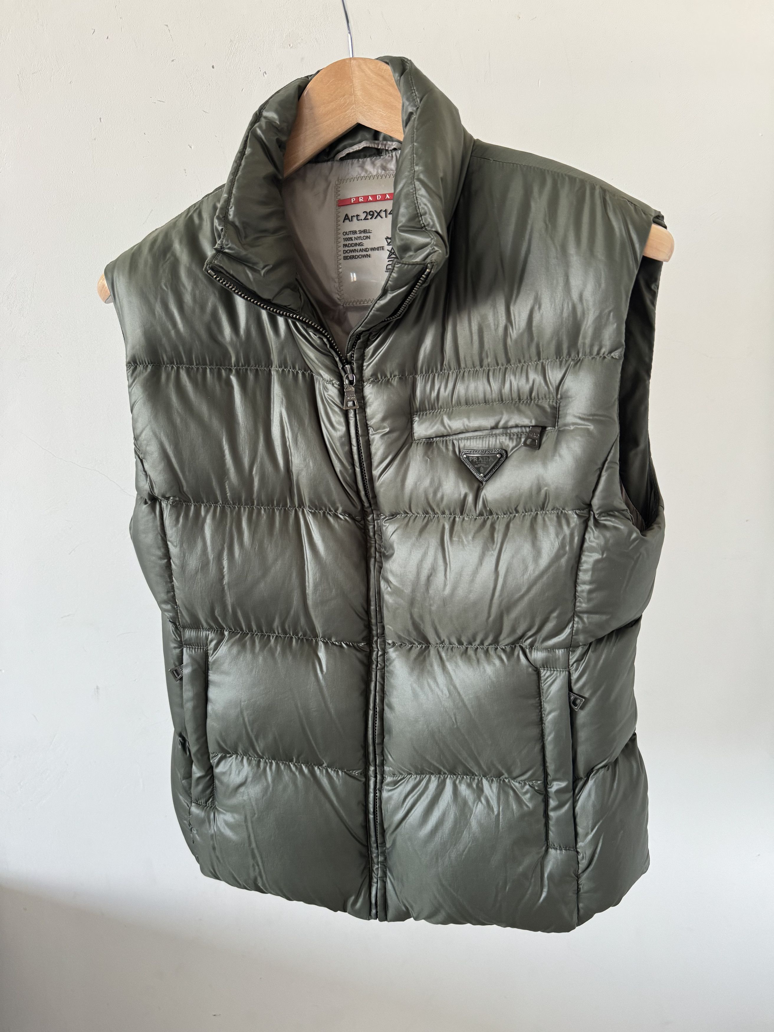 Prada Prada Nylon Vest with triangle logo Size S / US 4 / IT 40 - 4 Thumbnail