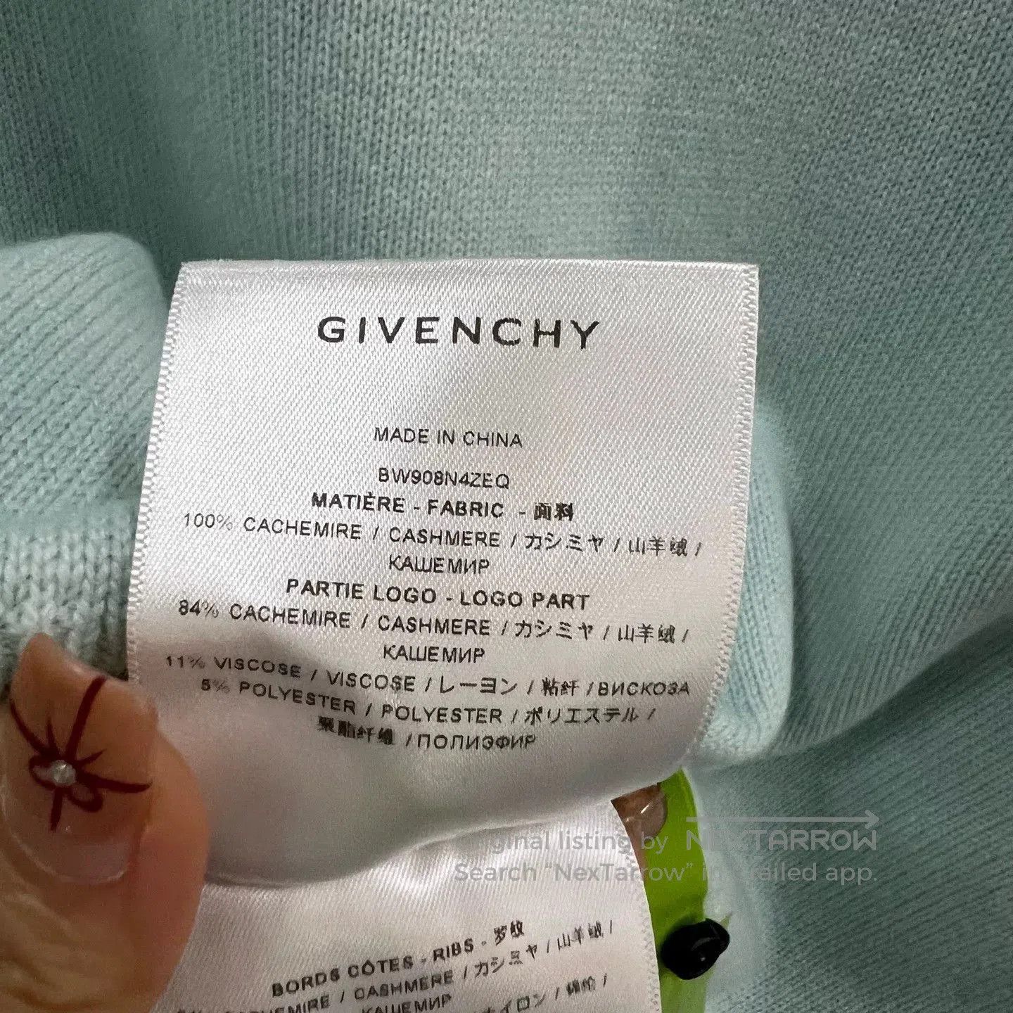 Givenchy givenchy embossed logo knit sweater xs. Size XS / US 0-2 / IT 36-38 - 4 Thumbnail