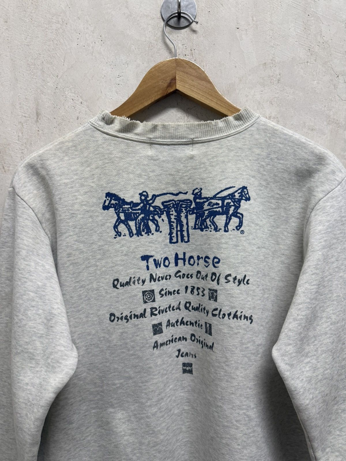 Levi's Vintage Distressed Levis Sweatshirt Size US L / EU 52-54 / 3 - 2 Thumbnail
