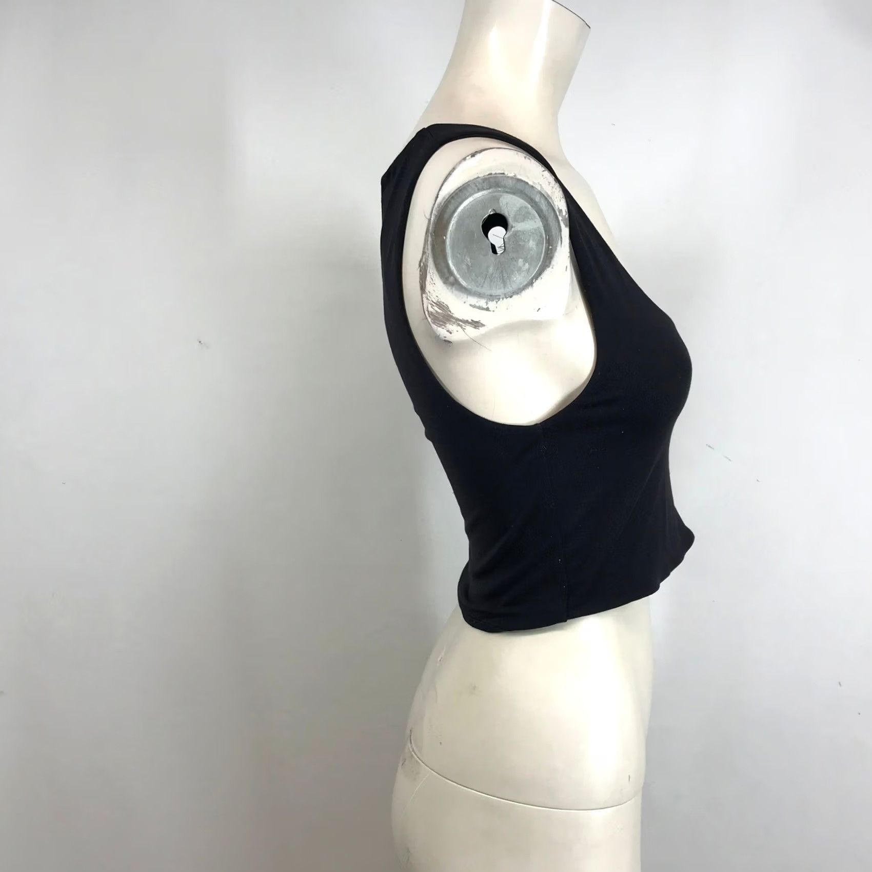 Vintage Babaton Black Contour Scoopneck Crop Top M Sleeveless Tank Womens Slim Cropped Size M / US 6-8 / IT 42-44 - 4 Thumbnail