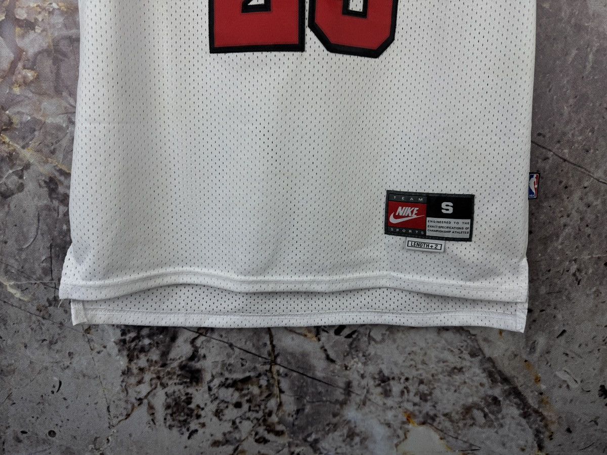 Jordan Brand Men’s Nike Bulls 23 Jordan Sleeveless T-Shirt Size Small Size US S / EU 44-46 / 1 - 3 Thumbnail