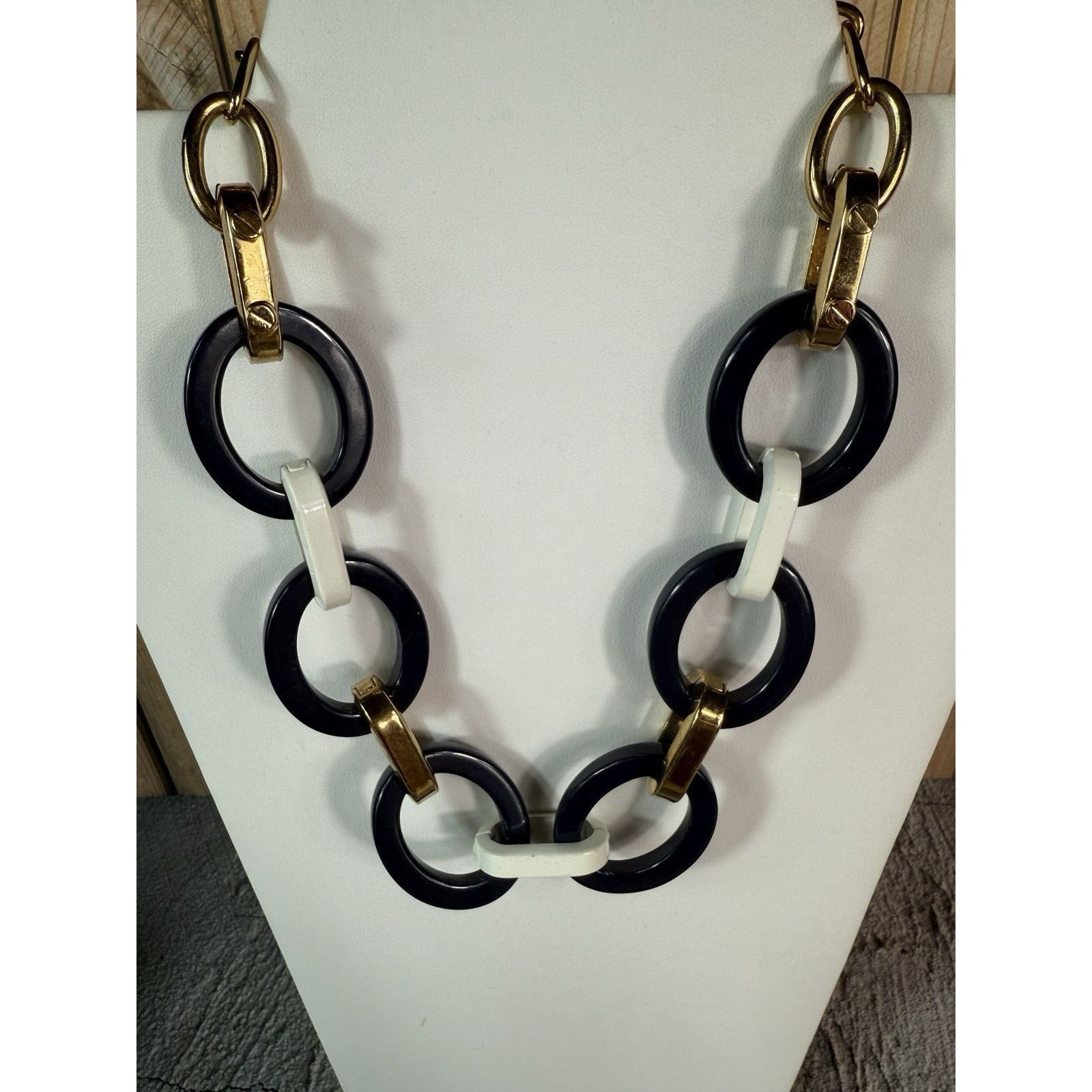 Kate Spade Kate Spade New York $299 Gold and Navy Blue Oval Necklace Size ONE SIZE - 3 Thumbnail