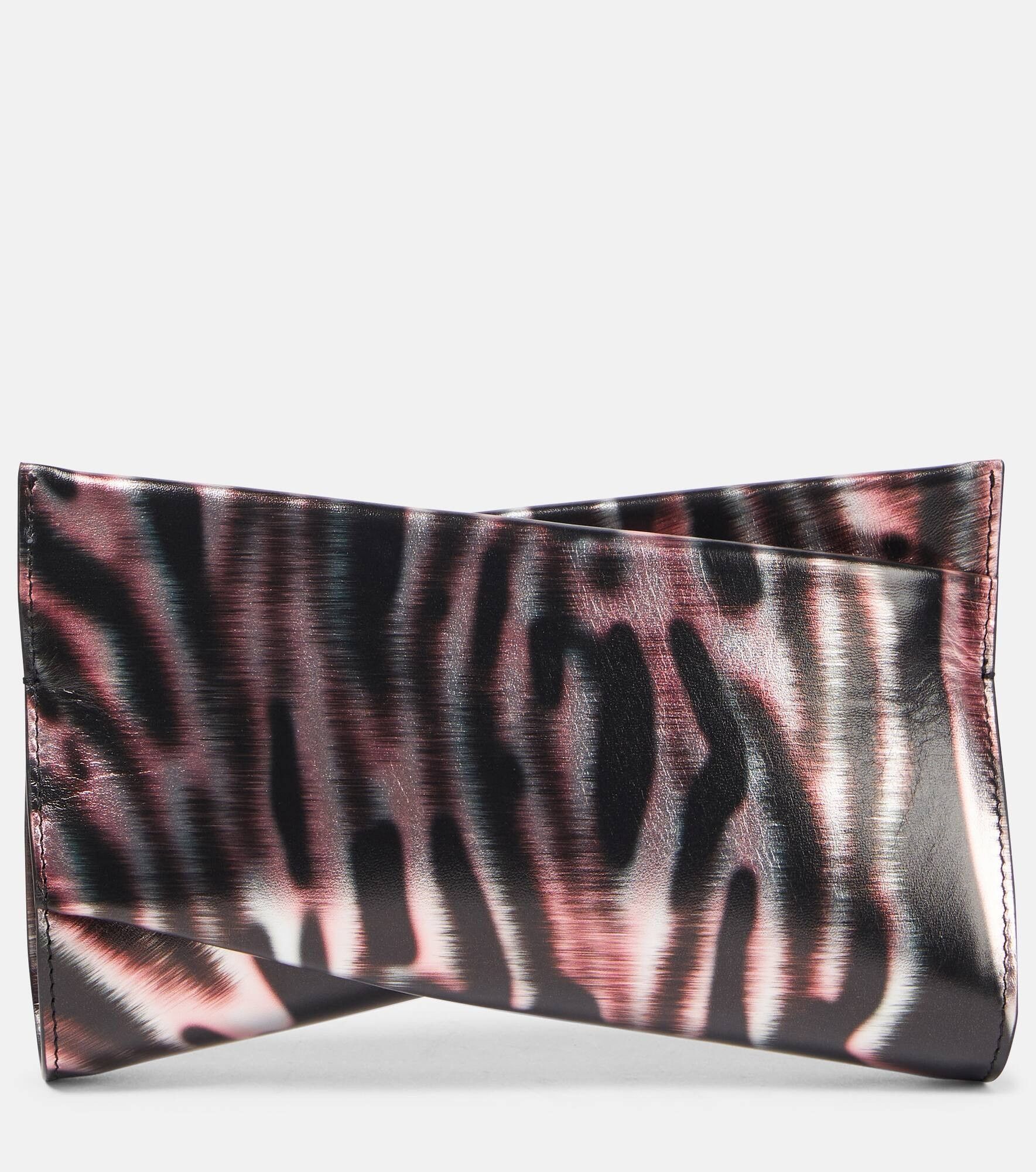 o1s1wg110225 Clutches in Multicolor