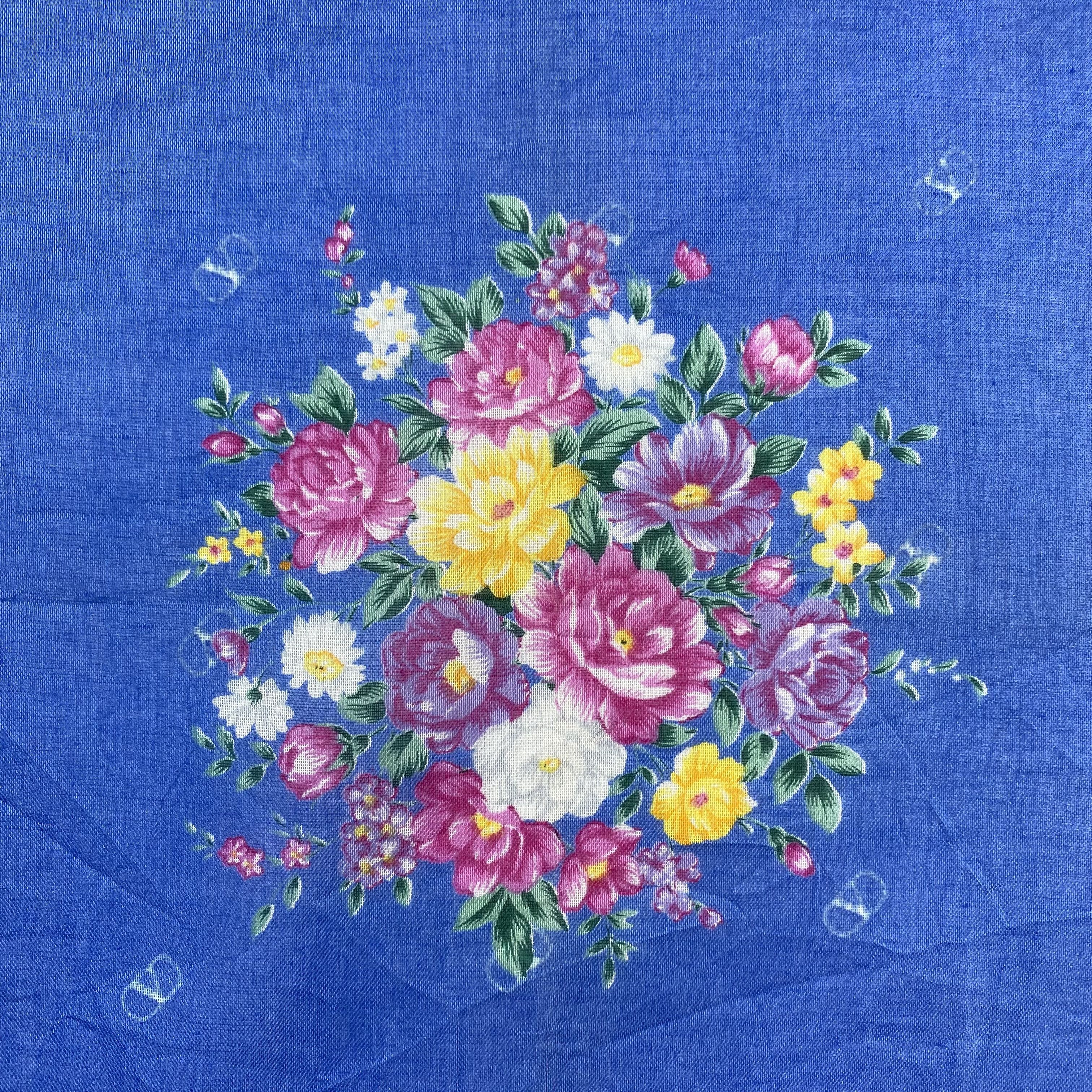 Valentino × Vintage NWT Valentino Garavani Handkerchief / Neckerchief-P1306 Size ONE SIZE - 4 Thumbnail