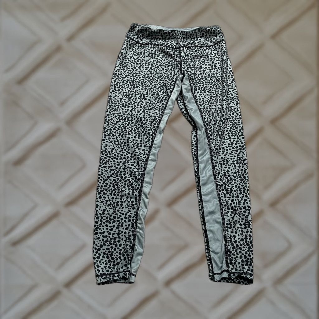 Shein Shein Compression Leggings Womens Medium Gray Leopard Black Active Yoga 26x26 Size 32" / US 10 / IT 46 - 1 Thumbnail