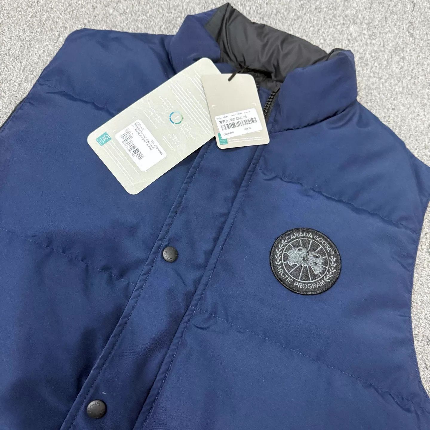 Canada Goose Canada Goose Black Label Down Vest Unused w/ Tags XL Size XL / US 12-14 / IT 48-50 - 3 Thumbnail