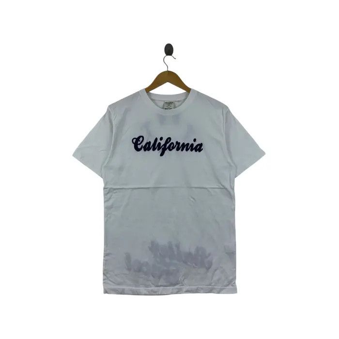 Vintage CALIFORNIA SMILEY FACE Harvey Ball Embossed Tee Shirt Size L / US 10 / IT 46 - 1 Thumbnail
