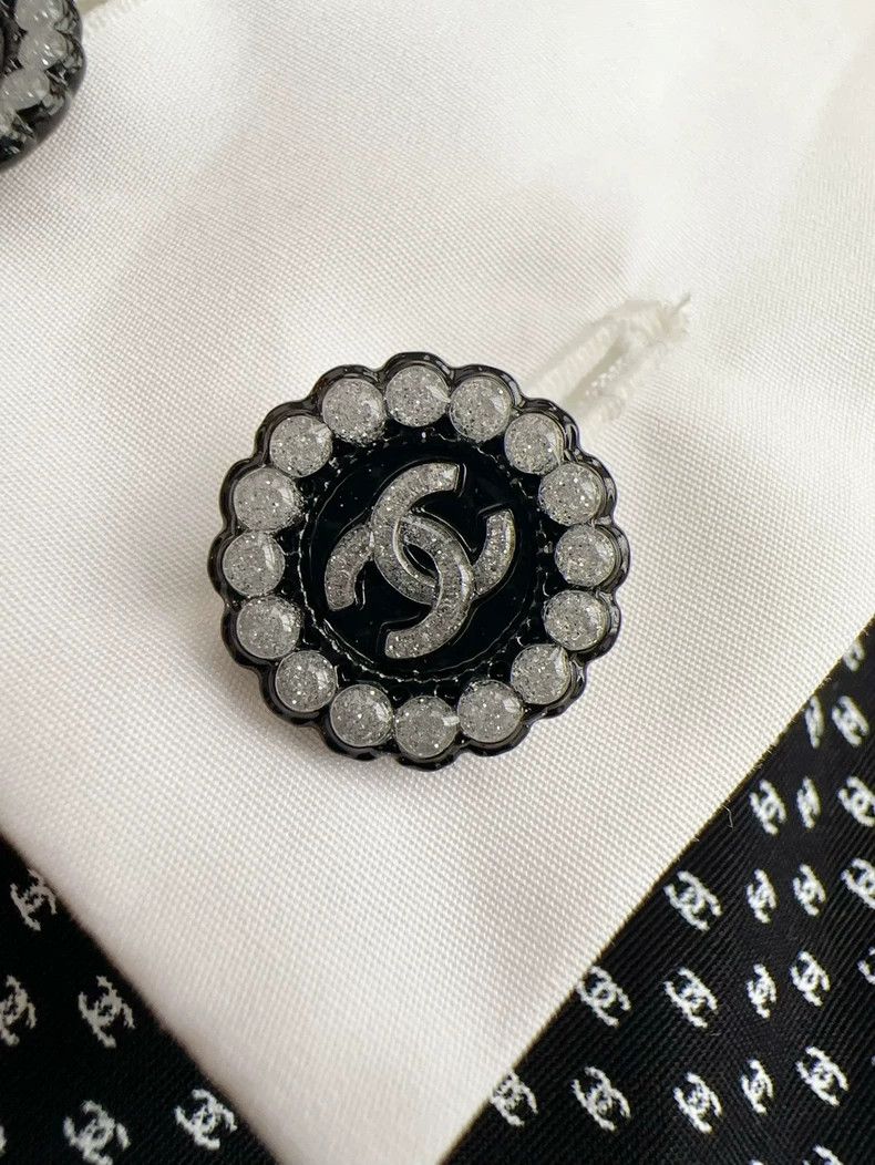 Chanel Chanel 24B black full print small logo silk shirt Size XS / US 0-2 / IT 36-38 - 5 Thumbnail