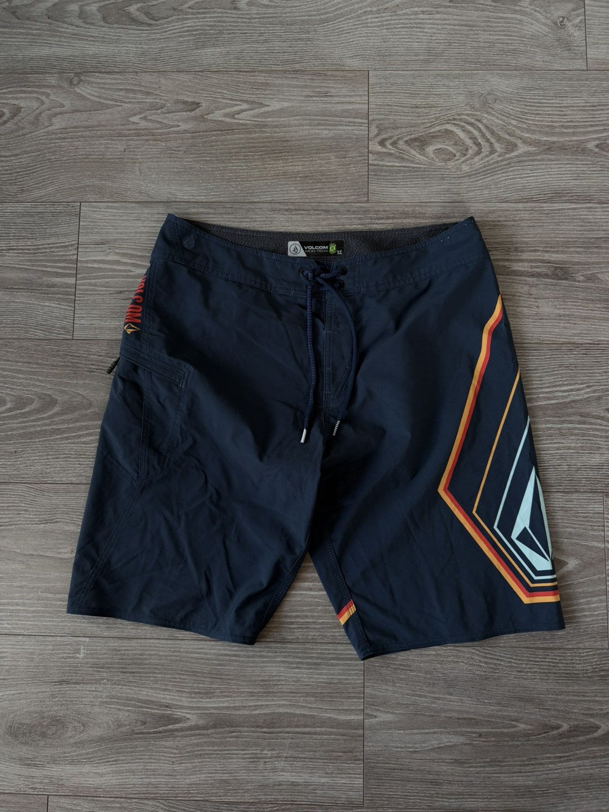 Volcom Volcom Mod Tech Repreve Big Logo Shorts Size US 32 / EU 48 - 1 Thumbnail